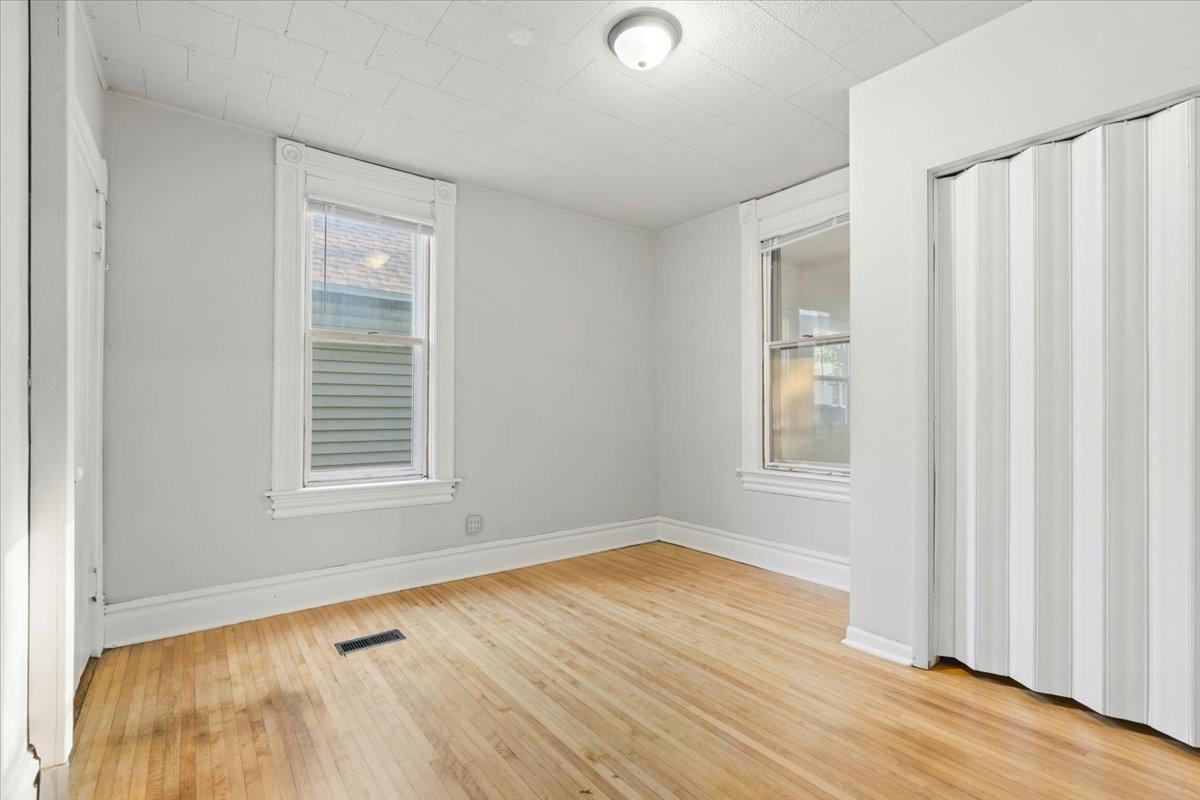 View of Residential Income at 375 Erie Street, Saint Paul MN 55102, Saint Paul (12 of 40) - Mike Wilen | Minnesota Team Real Estate