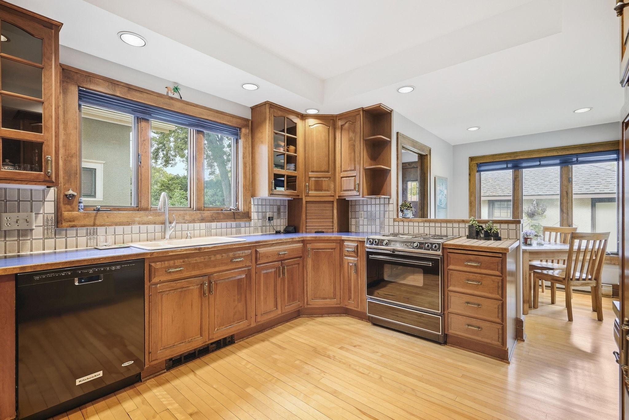 View of Residential at 4355 Garfield Avenue, Minneapolis MN 55409, Minneapolis (12 of 33) - Mike Wilen | Minnesota Team Real Estate