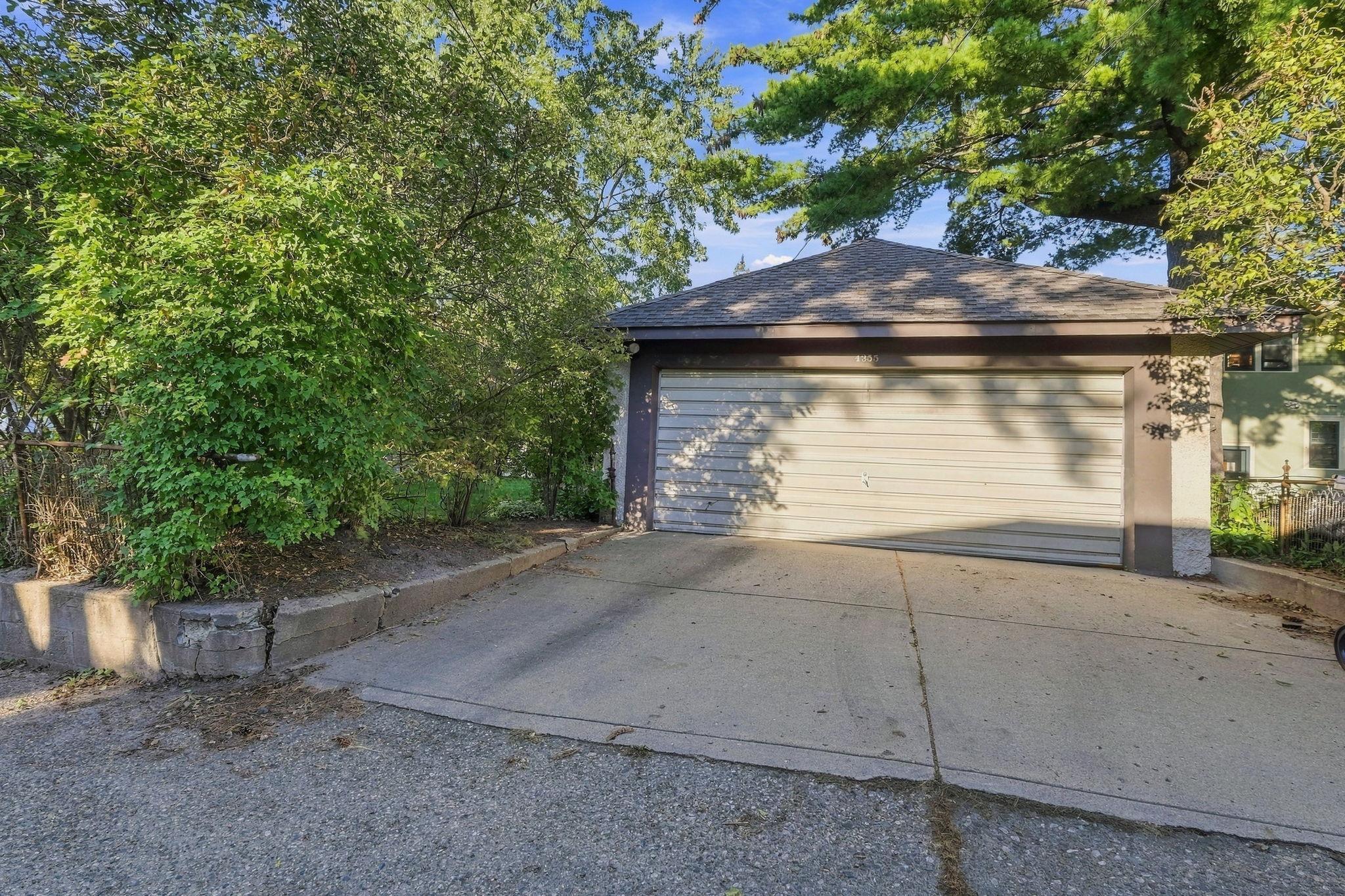 View of Residential at 4355 Garfield Avenue, Minneapolis MN 55409, Minneapolis (31 of 33) - Mike Wilen | Minnesota Team Real Estate