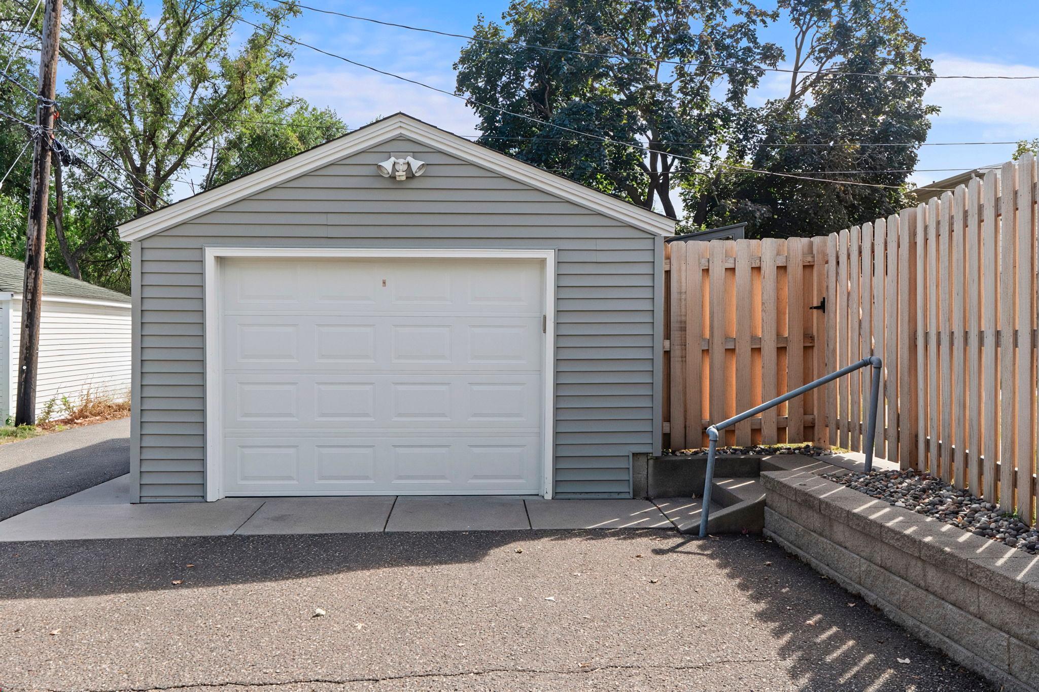 View of Residential at 3017 Edgewood Avenue, Saint Louis Park MN 55426, Saint Louis Park (38 of 46) - Mike Wilen | Minnesota Team Real Estate