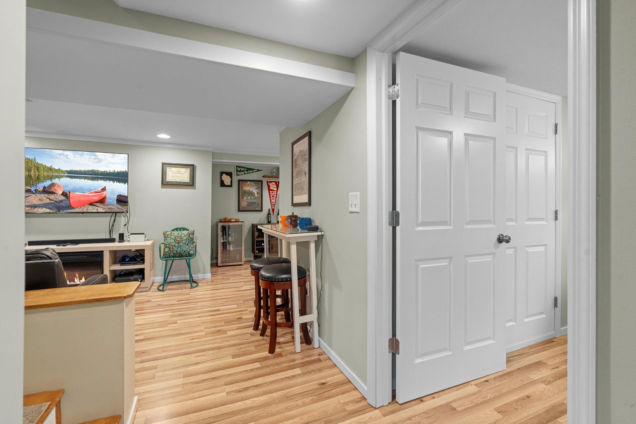 View of Residential at 3017 Edgewood Avenue, Saint Louis Park MN 55426, Saint Louis Park (31 of 46) - Mike Wilen | Minnesota Team Real Estate