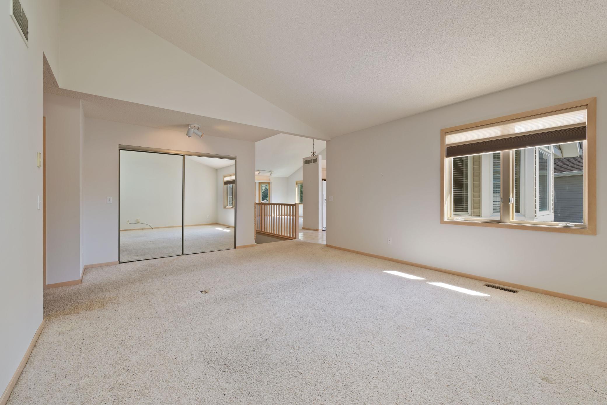View of Residential at 7043 Oak Pointe Curve, Bloomington MN 55438, Bloomington (34 of 54) - Mike Wilen | Minnesota Team Real Estate