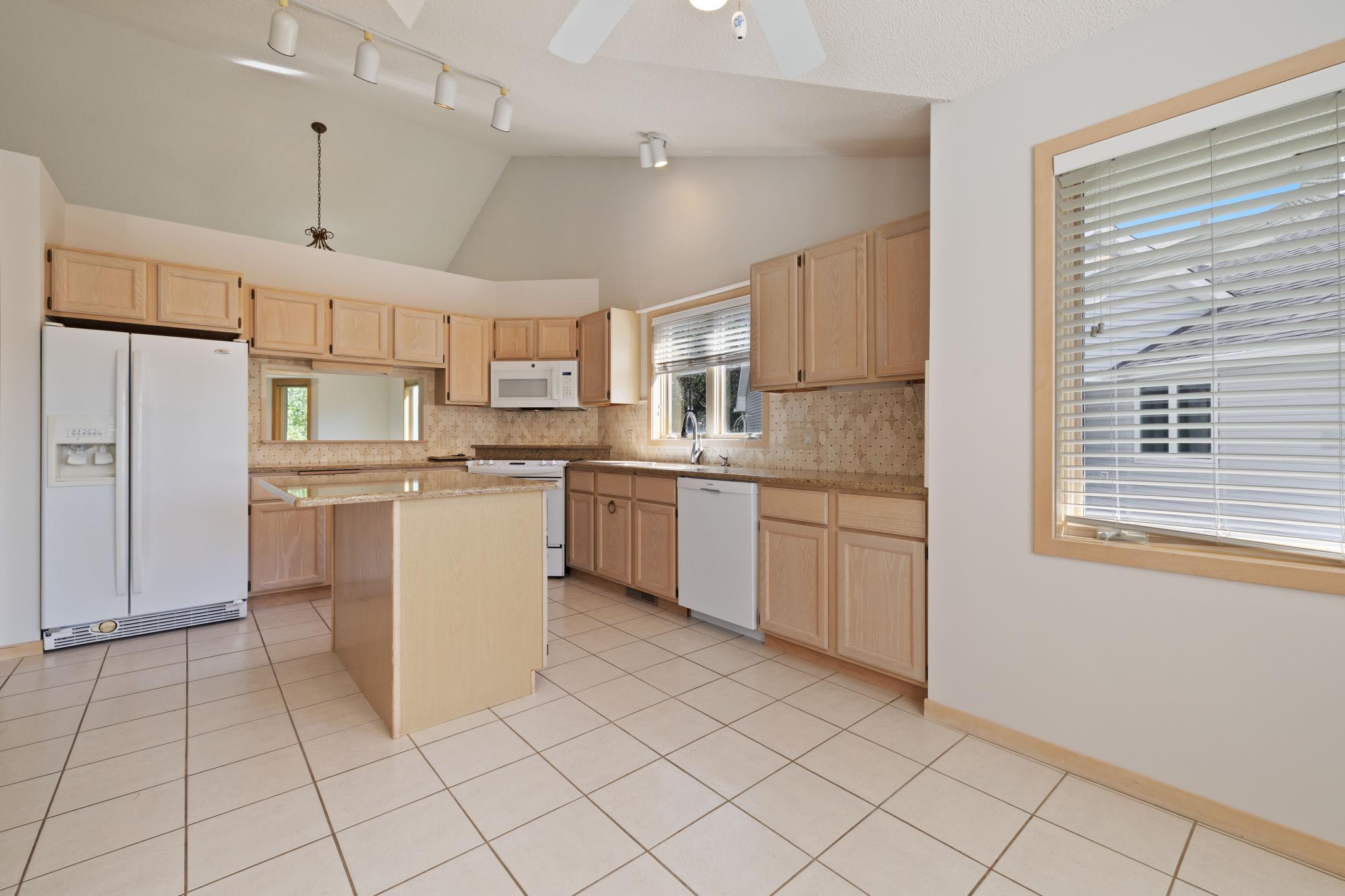 View of Residential at 7043 Oak Pointe Curve, Bloomington MN 55438, Bloomington (12 of 54) - Mike Wilen | Minnesota Team Real Estate