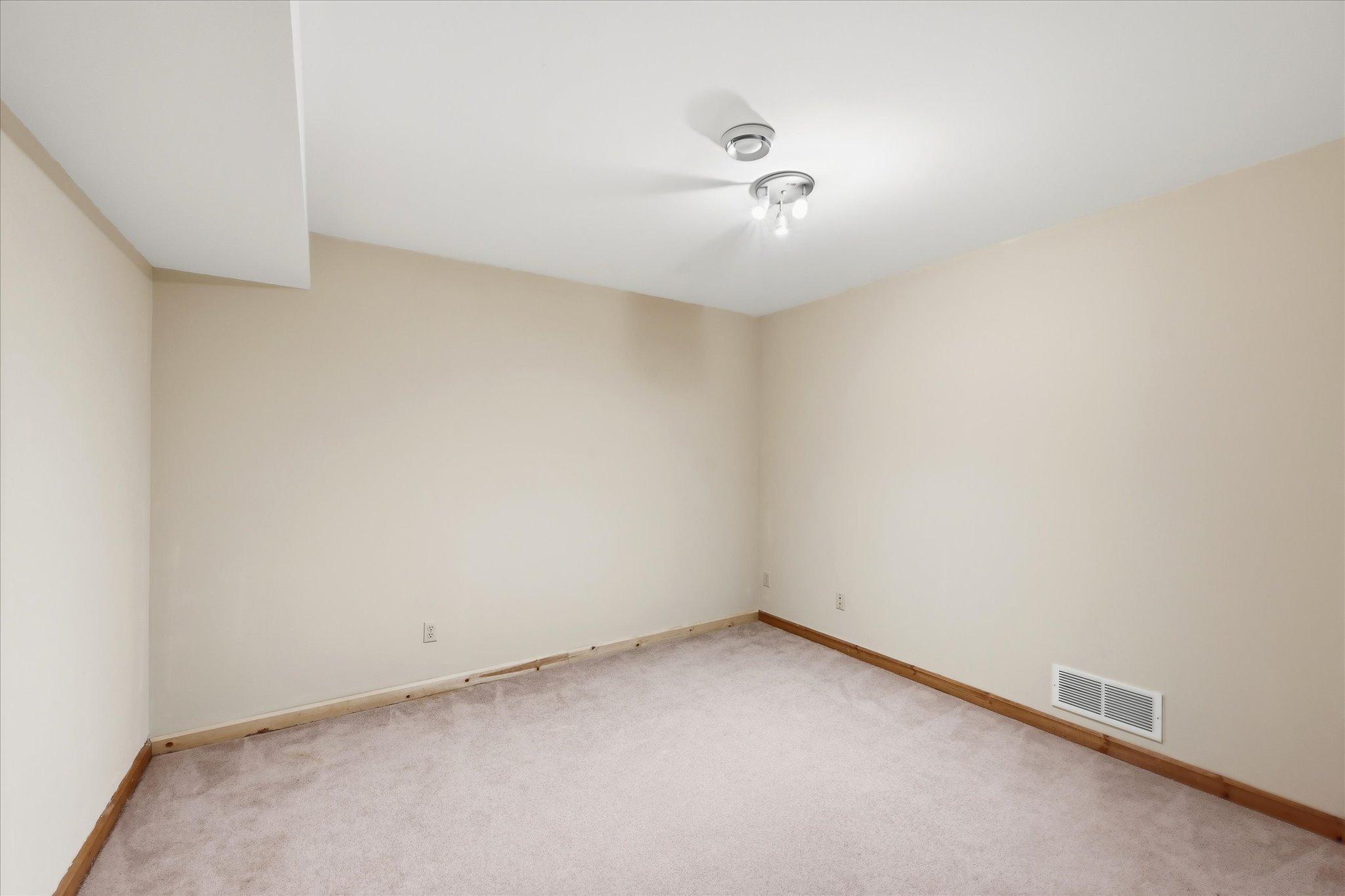View of Residential at 2084 Wallingford Circle, Woodbury MN 55125, Woodbury (28 of 36) - Mike Wilen | Minnesota Team Real Estate