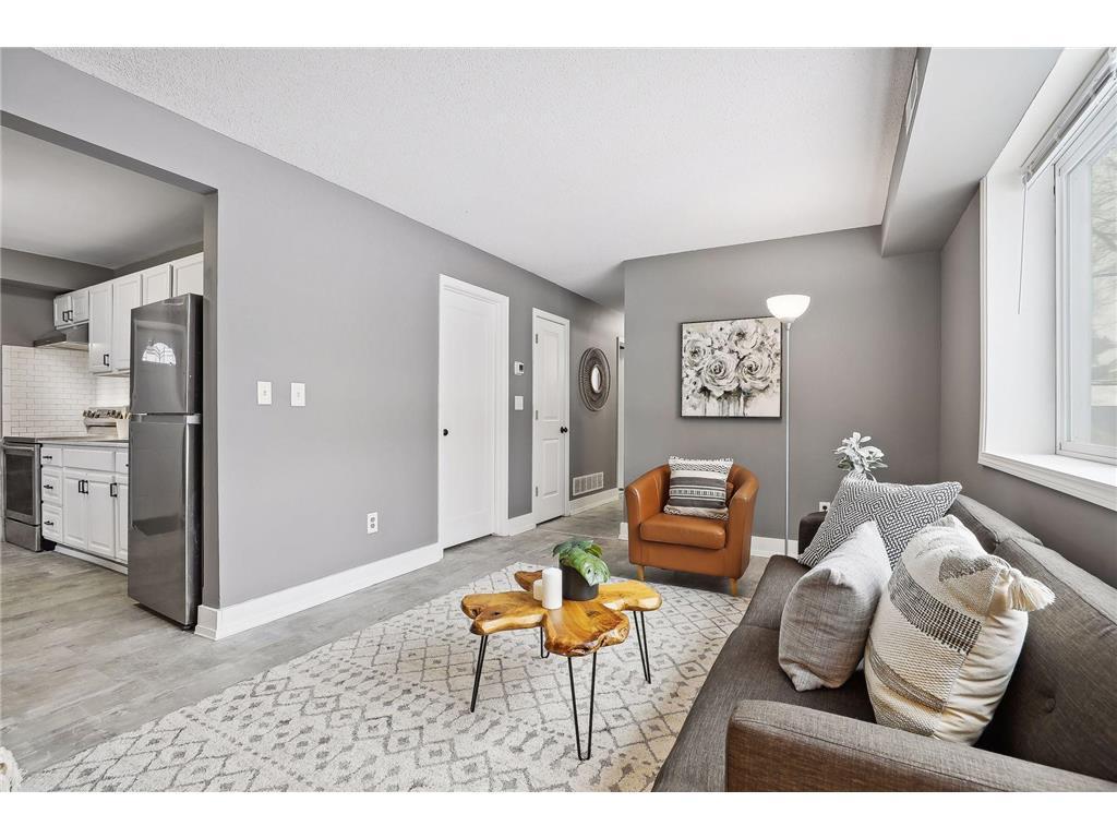 View of Residential Income at 439 Arlington Avenue, Saint Paul MN 55130, Saint Paul (6 of 30) - Mike Wilen | Minnesota Team Real Estate