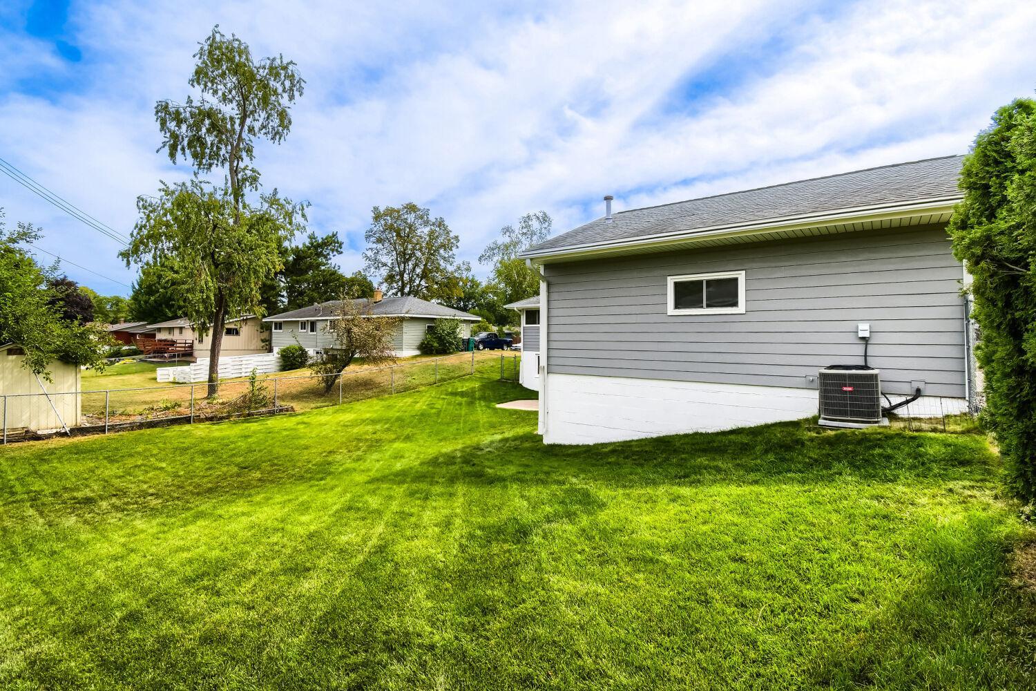 View of Residential at 227 Dawn Avenue, Shoreview MN 55126, Shoreview (35 of 40) - Mike Wilen | Minnesota Team Real Estate