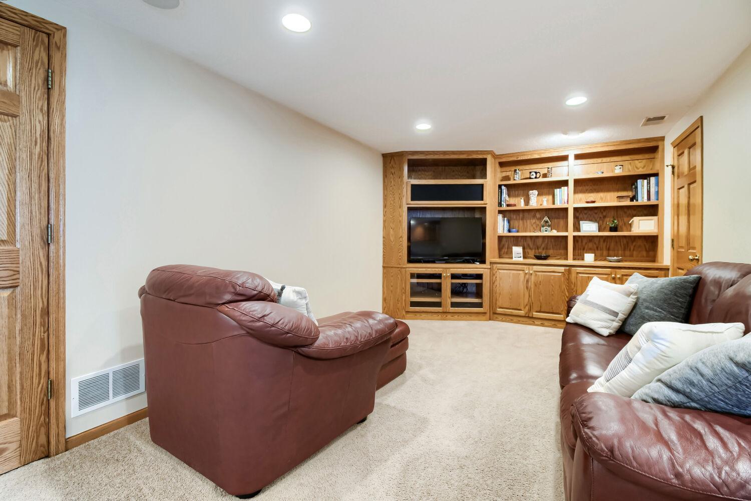 View of Residential at 227 Dawn Avenue, Shoreview MN 55126, Shoreview (18 of 40) - Mike Wilen | Minnesota Team Real Estate