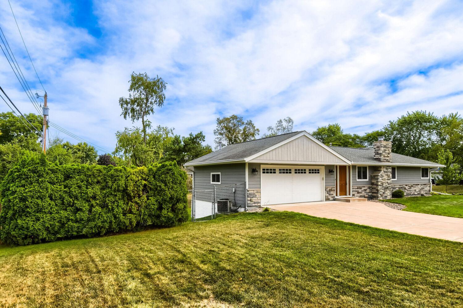 View of Residential at 227 Dawn Avenue, Shoreview MN 55126, Shoreview (34 of 40) - Mike Wilen | Minnesota Team Real Estate