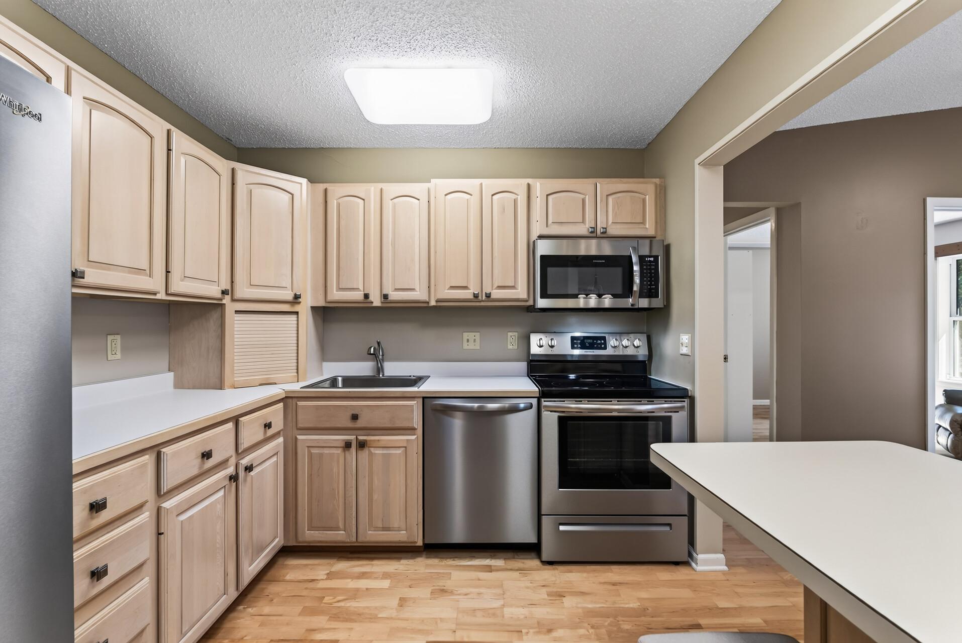 View of Residential at 1190 Black Oaks Lane, Plymouth MN 55447, Plymouth (8 of 26) - Mike Wilen | Minnesota Team Real Estate