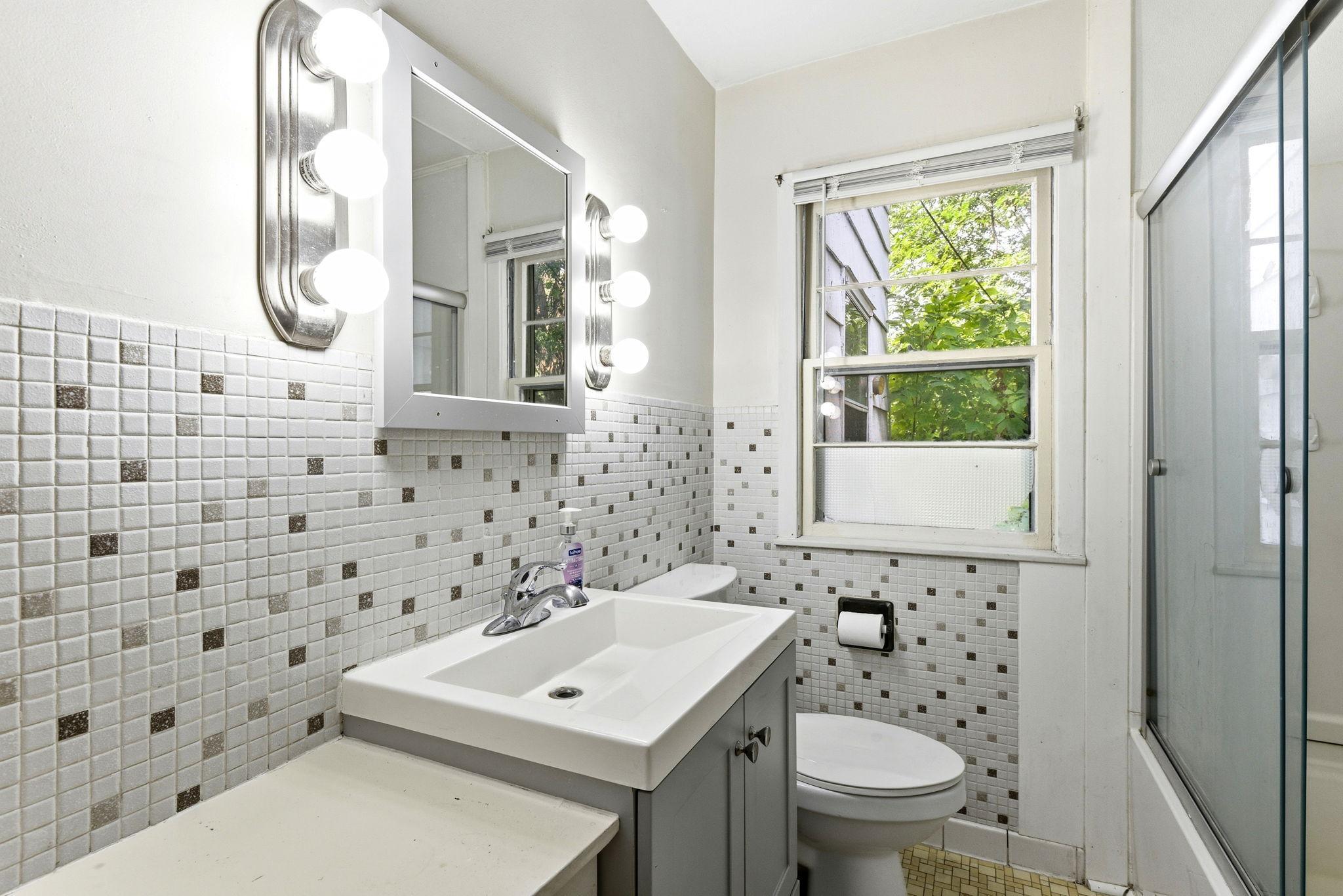 View of Residential at 3951 Penn Avenue, Minneapolis MN 55412, Minneapolis (21 of 41) - Mike Wilen | Minnesota Team Real Estate