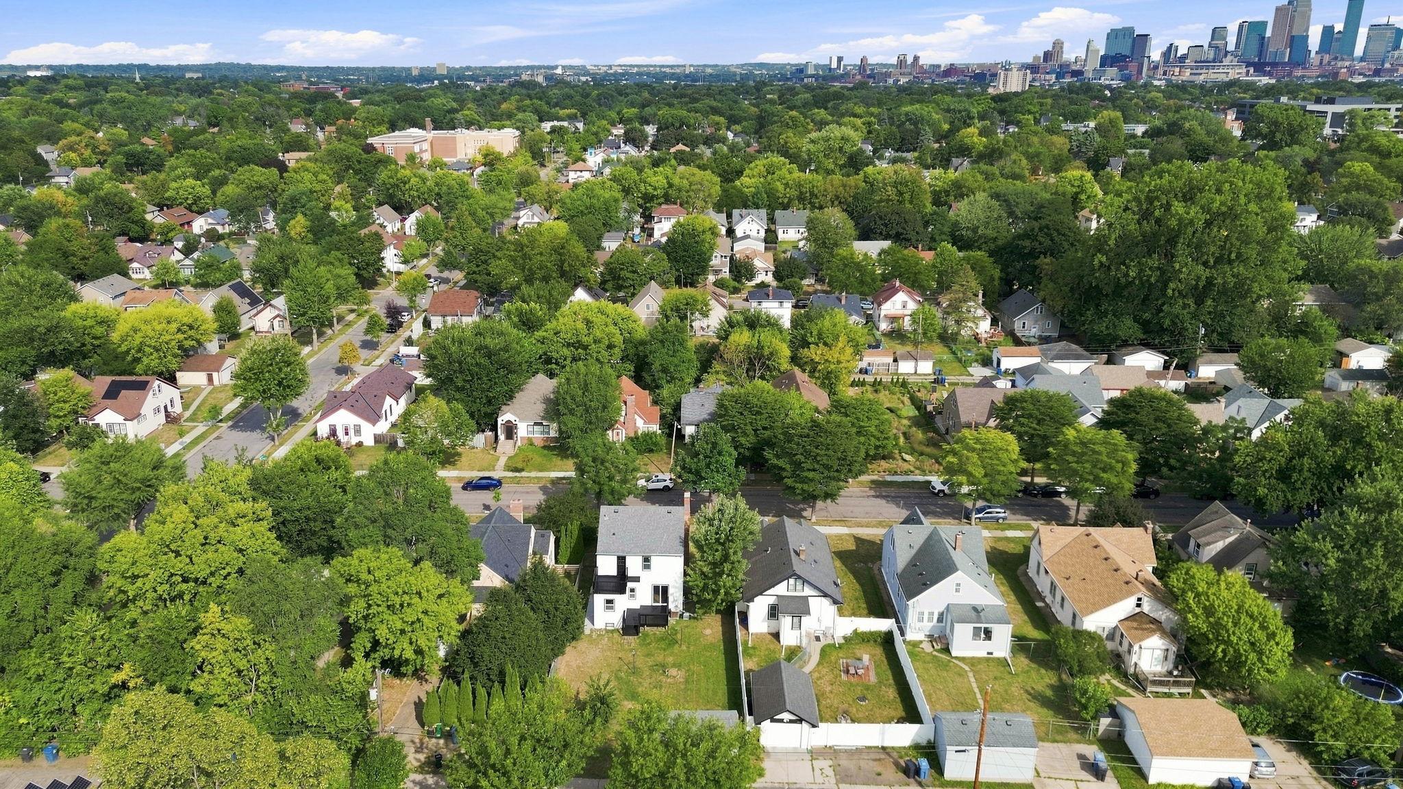 View of Residential at 1515 Upton Avenue, Minneapolis MN 55411, Minneapolis (40 of 40) - Mike Wilen | Minnesota Team Real Estate