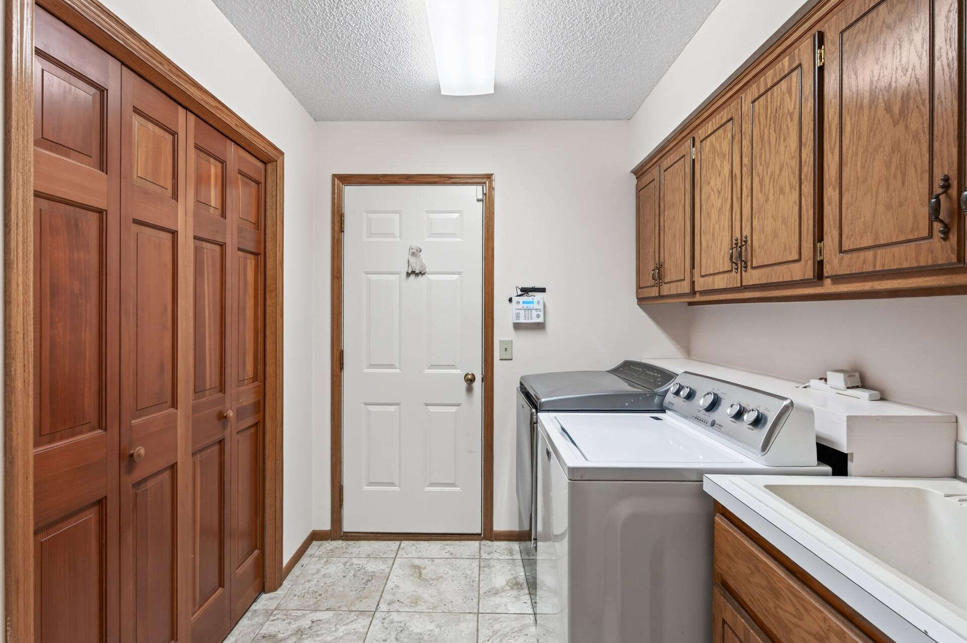 View of Residential at 1144 Lois Court, Shoreview MN 55126, Shoreview (15 of 18) - Mike Wilen | Minnesota Team Real Estate