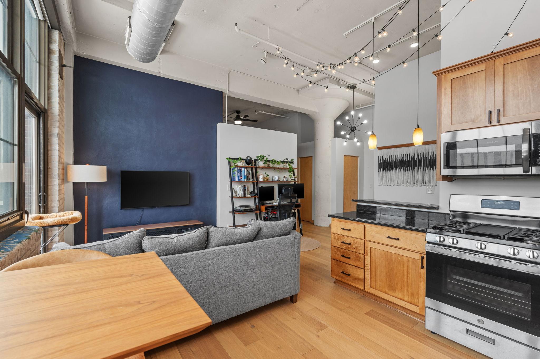View of Residential at 1901 Hennepin Avenue #306, Minneapolis MN 55413, Minneapolis (6 of 14) - Mike Wilen | Minnesota Team Real Estate