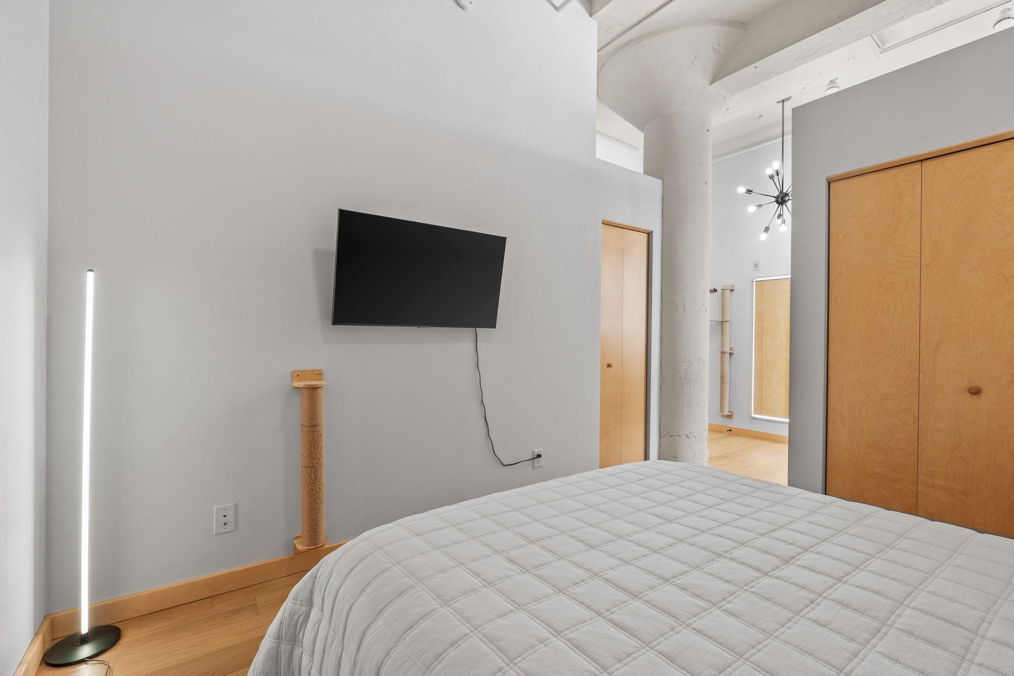 View of Residential at 1901 Hennepin Avenue #306, Minneapolis MN 55413, Minneapolis (8 of 14) - Mike Wilen | Minnesota Team Real Estate