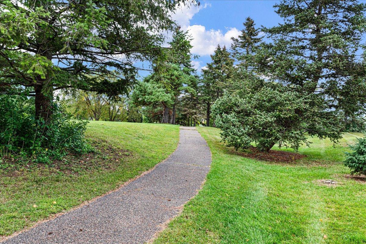 View of Residential at 12272 17th Avenue, Burnsville MN 55337, Burnsville (26 of 34) - Mike Wilen | Minnesota Team Real Estate