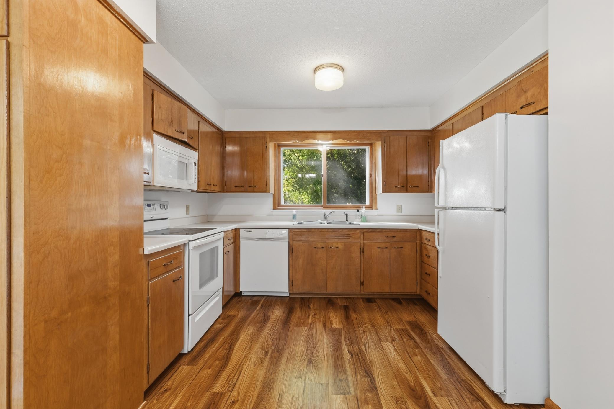 View of Residential at 1300 Lakeview Avenue, Mendota Heights MN 55120, Mendota Heights (21 of 46) - Mike Wilen | Minnesota Team Real Estate