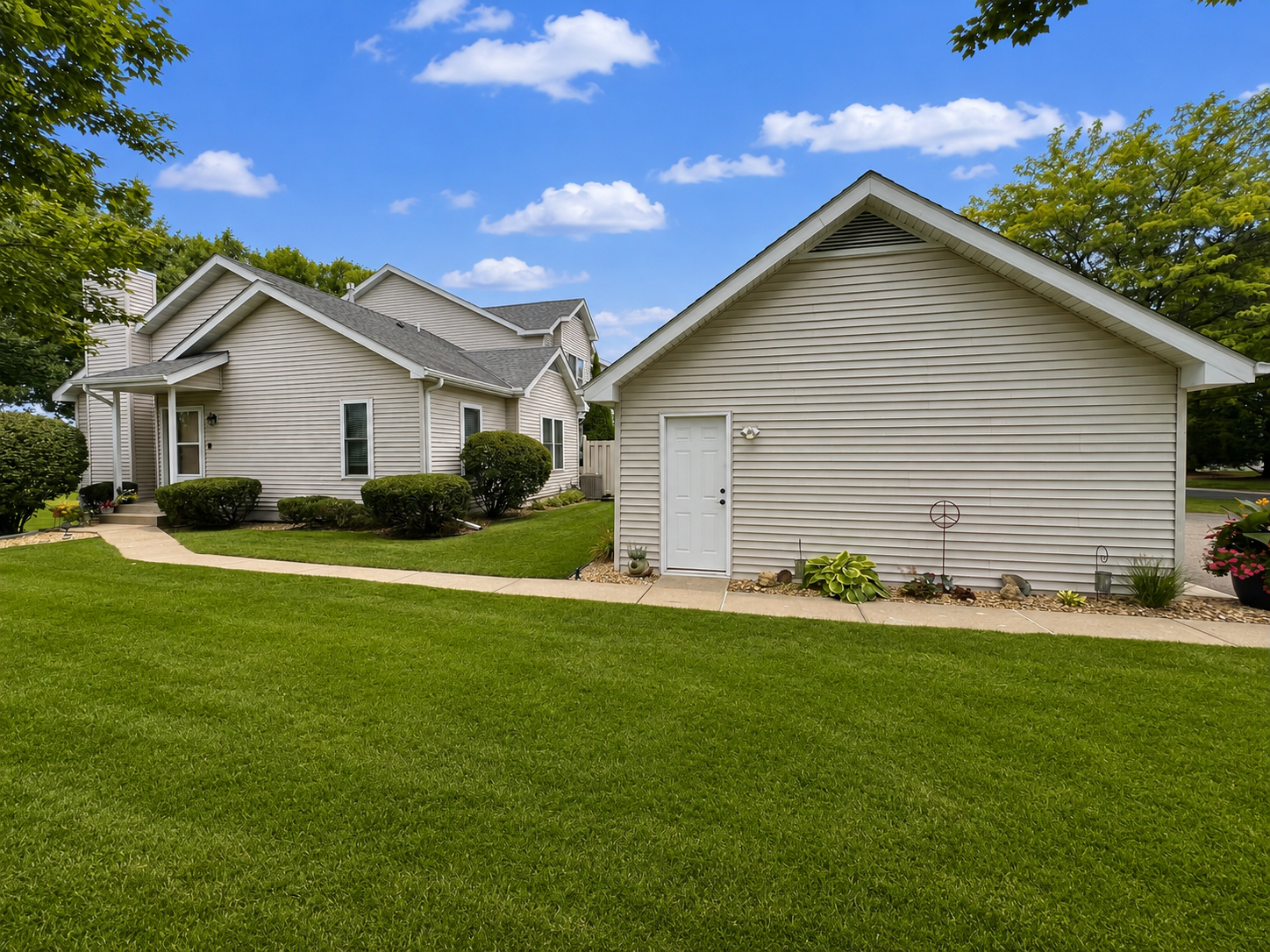 View of Residential at 10295 Arrowwood Drive, Eden Prairie MN 55347, Eden Prairie (4 of 42) - Mike Wilen | Minnesota Team Real Estate