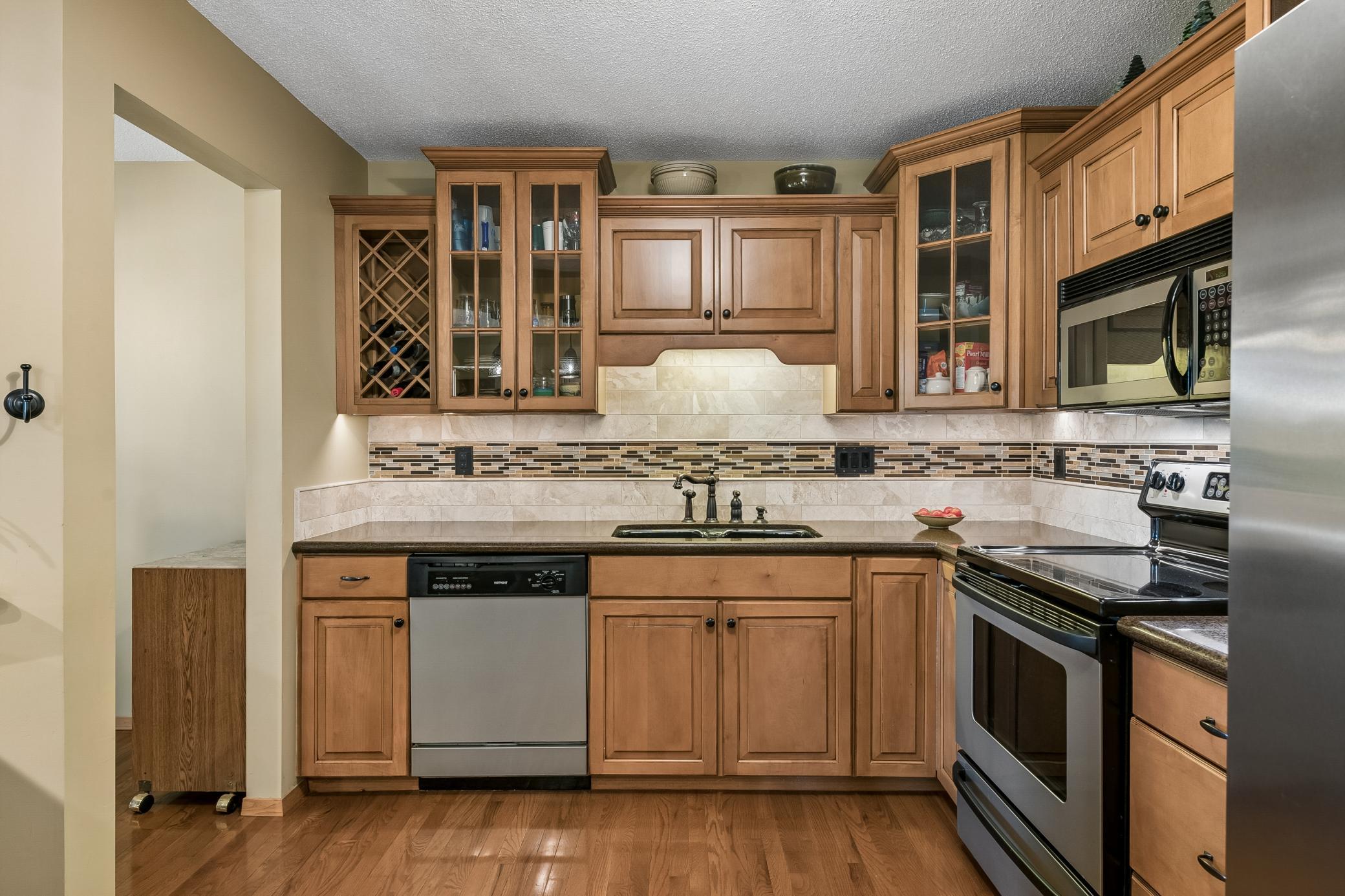 View of Residential at 10295 Arrowwood Drive, Eden Prairie MN 55347, Eden Prairie (20 of 42) - Mike Wilen | Minnesota Team Real Estate