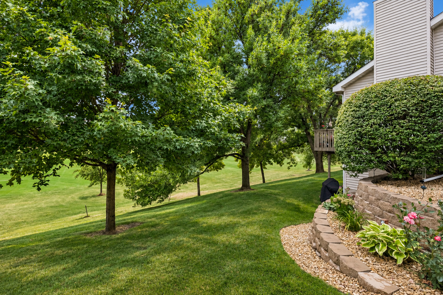 View of Residential at 10295 Arrowwood Drive, Eden Prairie MN 55347, Eden Prairie (36 of 42) - Mike Wilen | Minnesota Team Real Estate