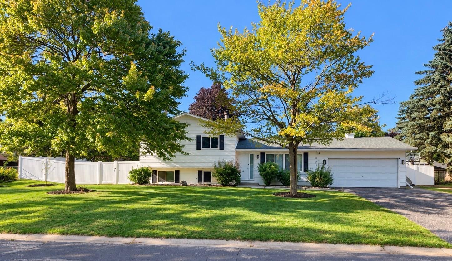 View of Residential at 3849 Country Creek Way, Eagan MN 55122, Eagan (33 of 35) - Mike Wilen | Minnesota Team Real Estate