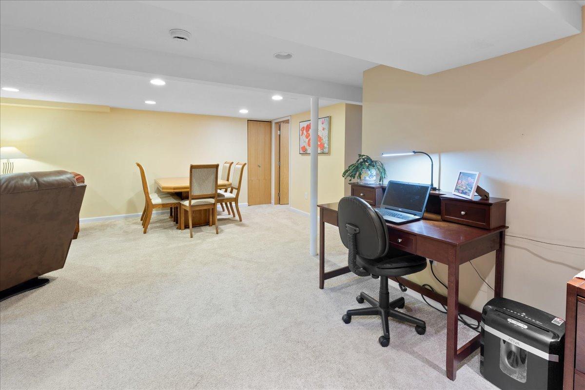View of Residential at 8805 Club Road, Saint Louis Park MN 55426, Saint Louis Park (18 of 24) - Mike Wilen | Minnesota Team Real Estate