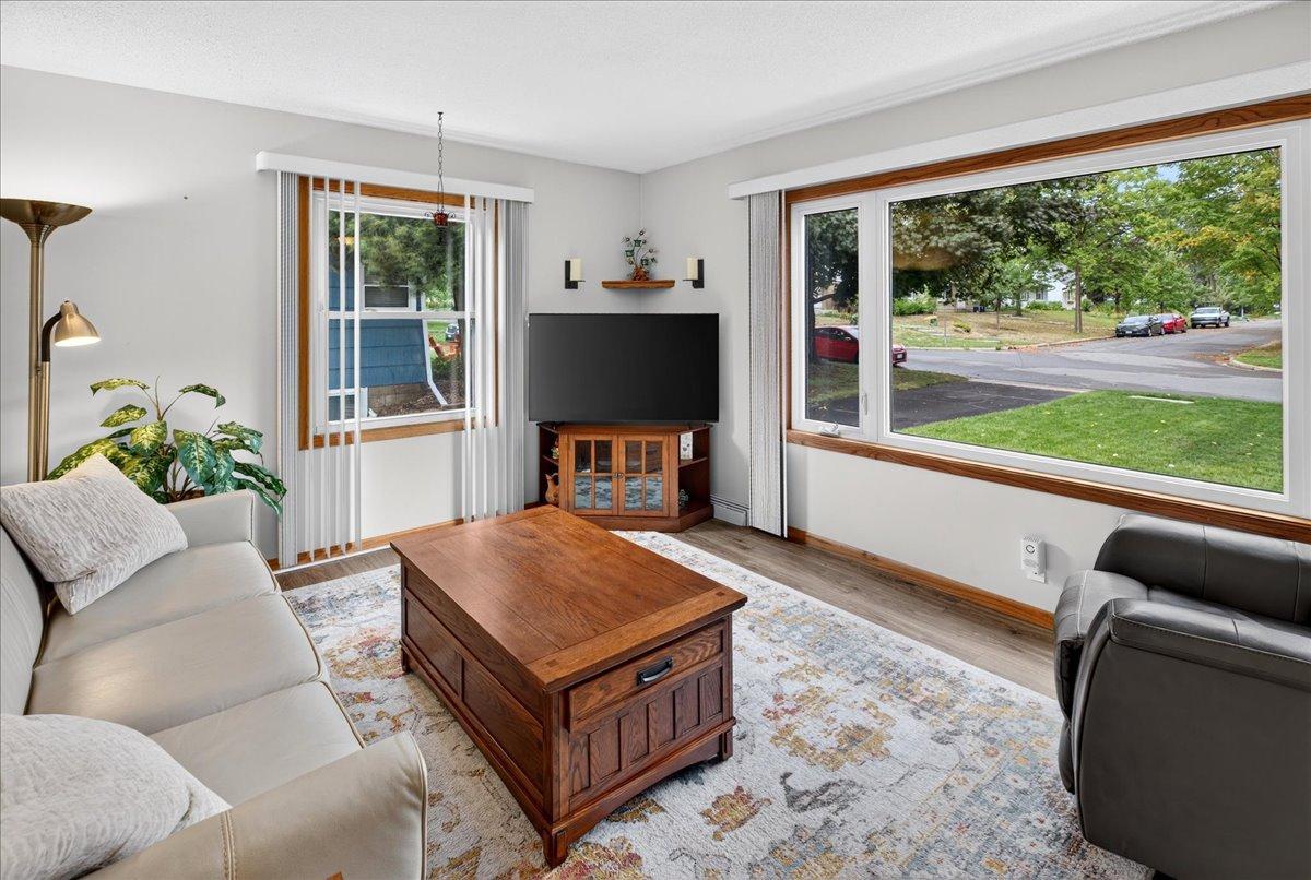 View of Residential at 8805 Club Road, Saint Louis Park MN 55426, Saint Louis Park (7 of 24) - Mike Wilen | Minnesota Team Real Estate