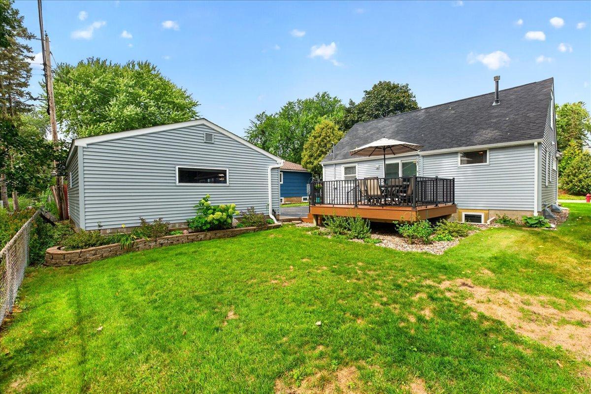 View of Residential at 8805 Club Road, Saint Louis Park MN 55426, Saint Louis Park (6 of 24) - Mike Wilen | Minnesota Team Real Estate