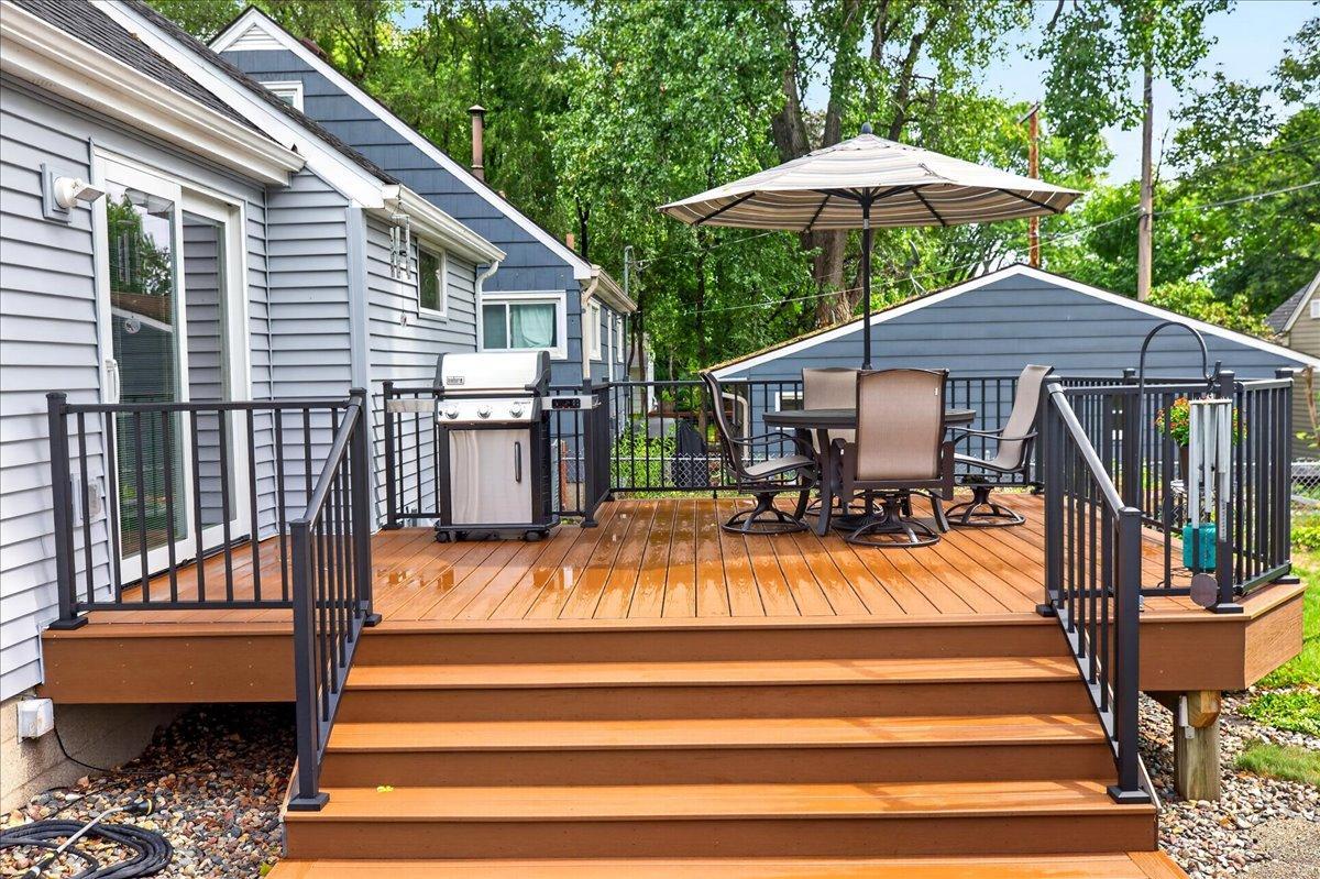 View of Residential at 8805 Club Road, Saint Louis Park MN 55426, Saint Louis Park (4 of 24) - Mike Wilen | Minnesota Team Real Estate