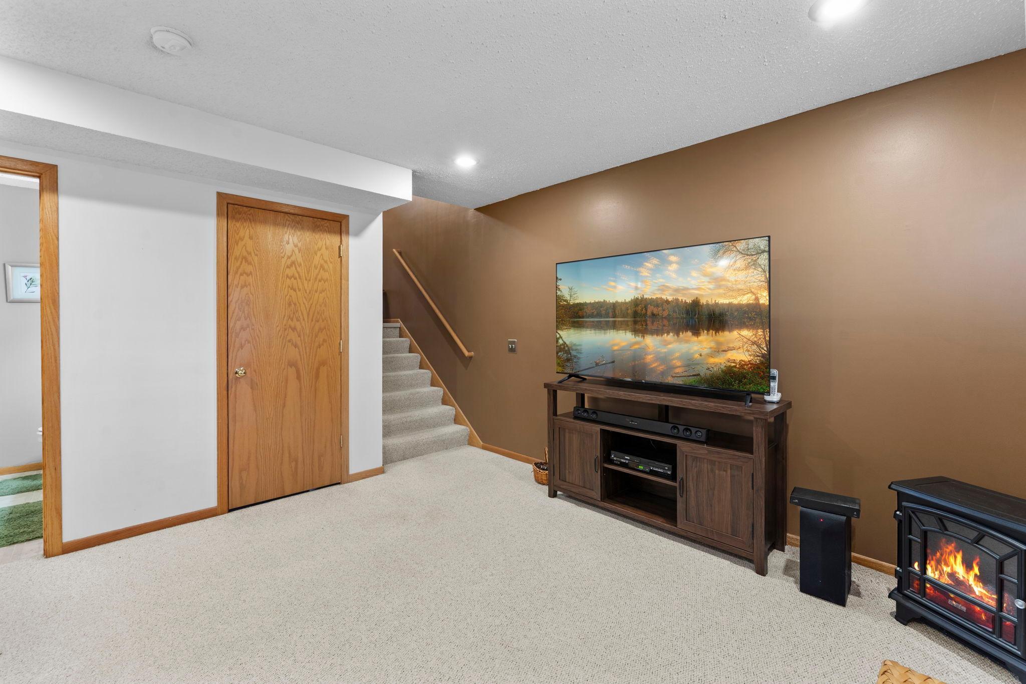 View of Residential at 1070 Pine Street, Farmington MN 55024, Farmington (30 of 42) - Mike Wilen | Minnesota Team Real Estate
