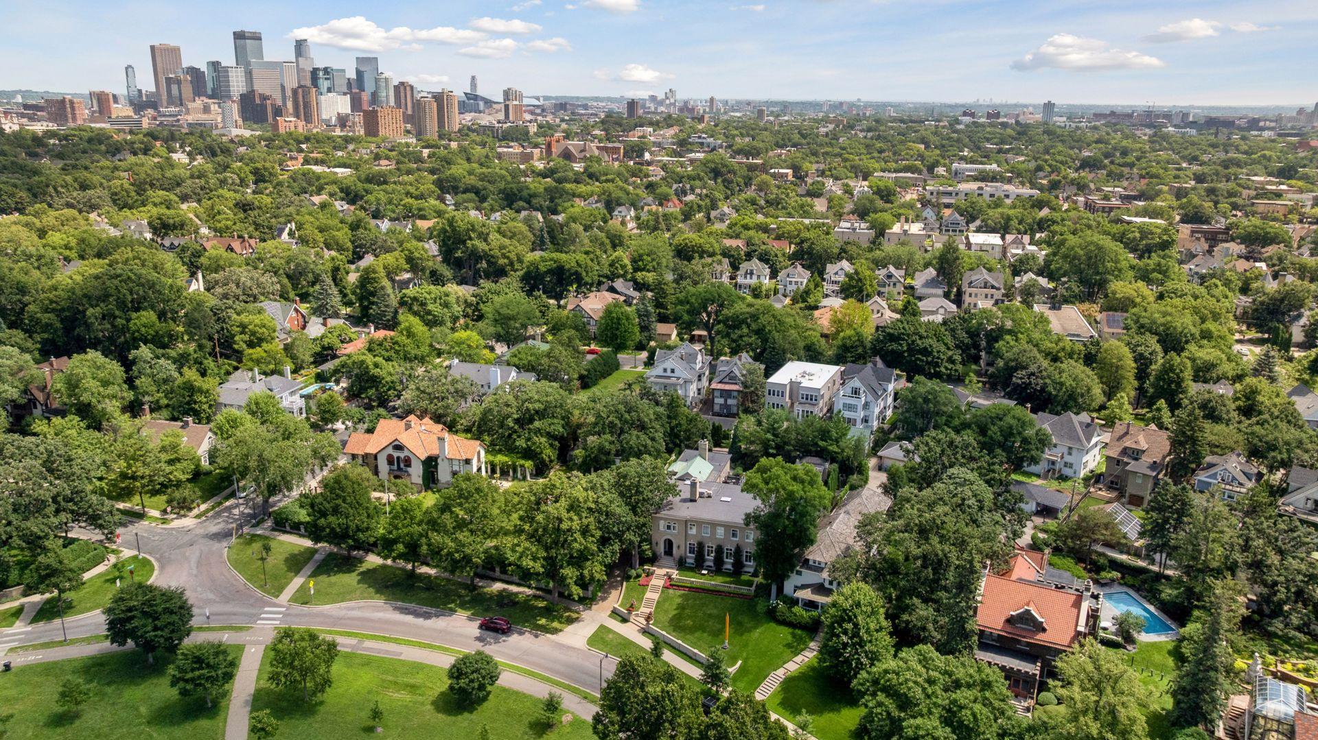View of Residential at 2225 Lake Of The Isles Parkway, Minneapolis MN 55405, Minneapolis (52 of 91) - Mike Wilen | Minnesota Team Real Estate