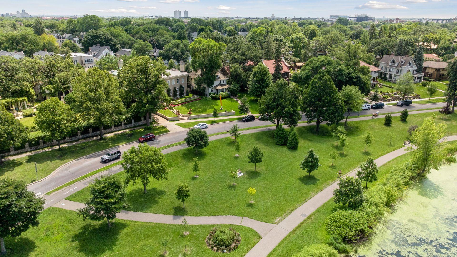 View of Residential at 2225 Lake Of The Isles Parkway, Minneapolis MN 55405, Minneapolis (54 of 91) - Mike Wilen | Minnesota Team Real Estate