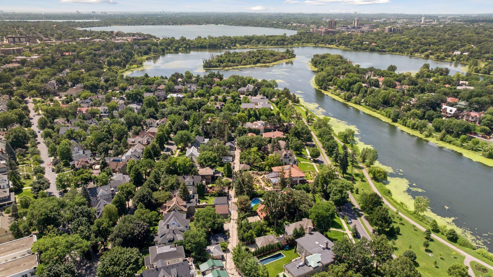 View of Residential at 2225 Lake Of The Isles Parkway, Minneapolis MN 55405, Minneapolis (59 of 91) - Mike Wilen | Minnesota Team Real Estate