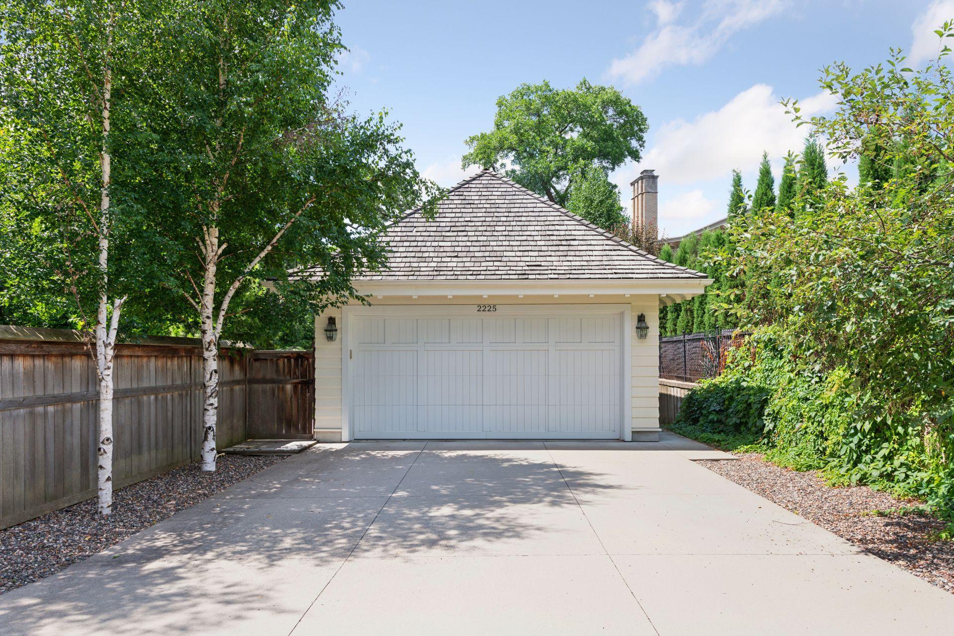View of Residential at 2225 Lake Of The Isles Parkway, Minneapolis MN 55405, Minneapolis (87 of 91) - Mike Wilen | Minnesota Team Real Estate