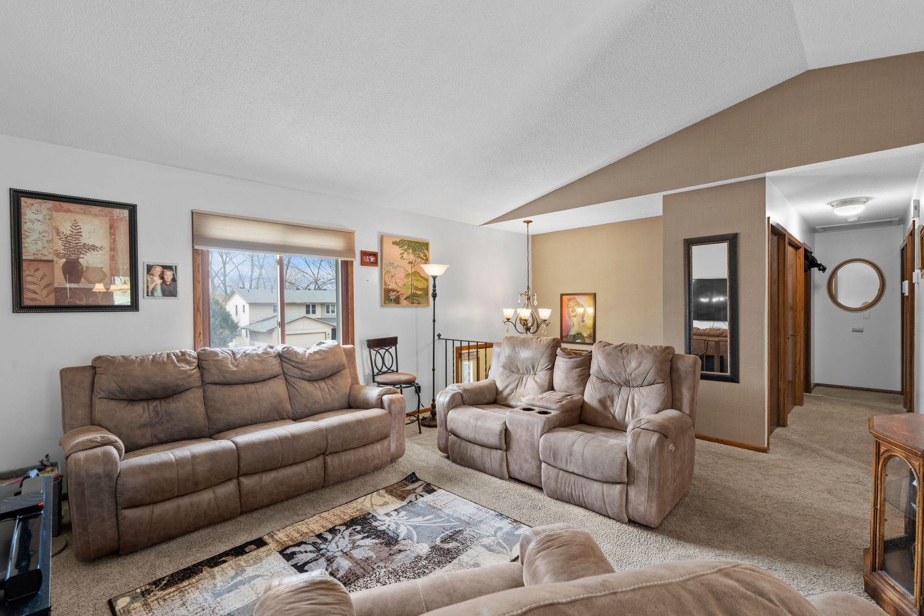 View of Residential at 4100 Jordan Avenue, New Hope MN 55427, New Hope (5 of 25) - Mike Wilen | Minnesota Team Real Estate