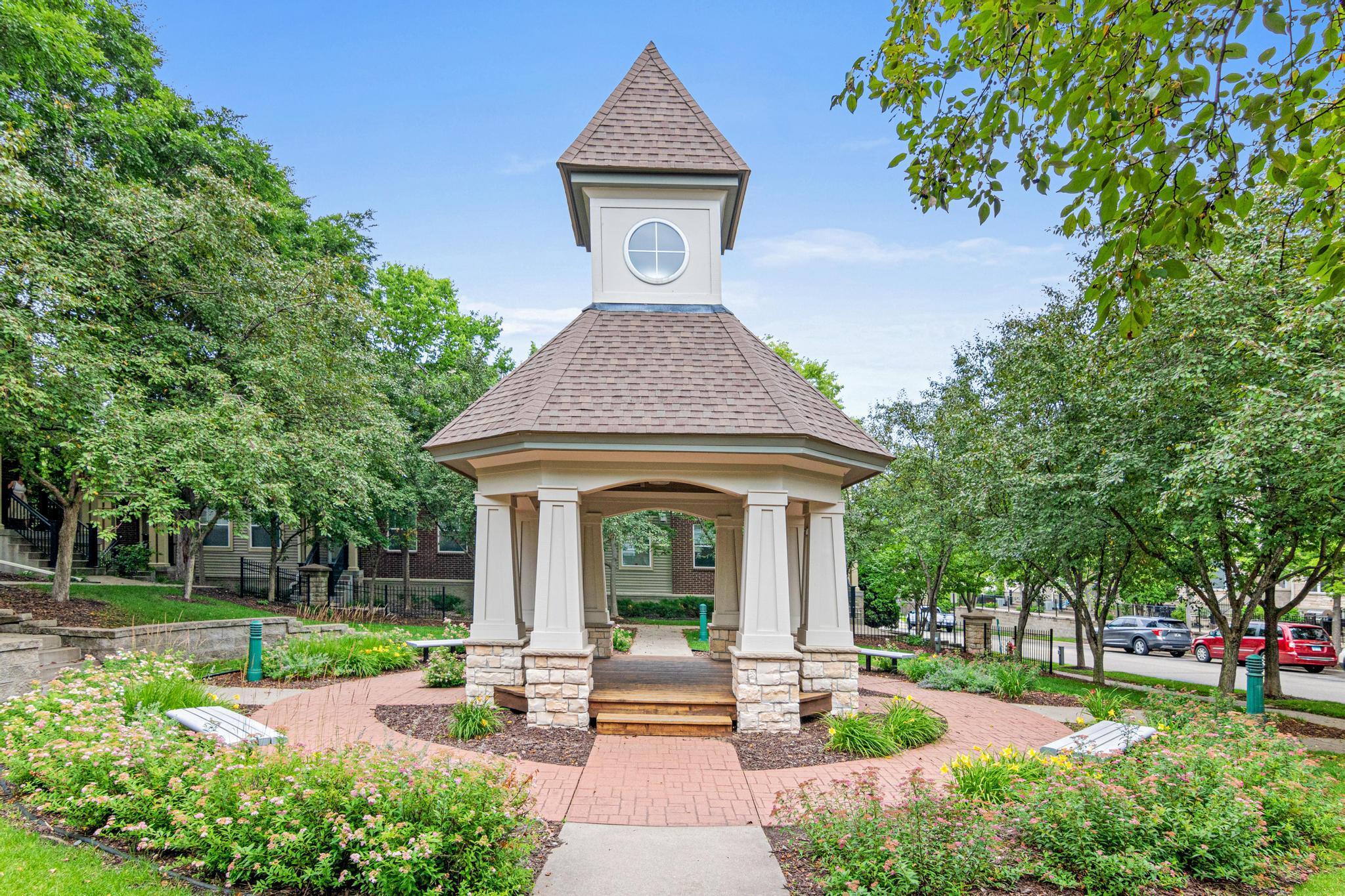 View of Residential at 8304 Townsend Drive, Eden Prairie MN 55344, Eden Prairie (23 of 24) - Mike Wilen | Minnesota Team Real Estate