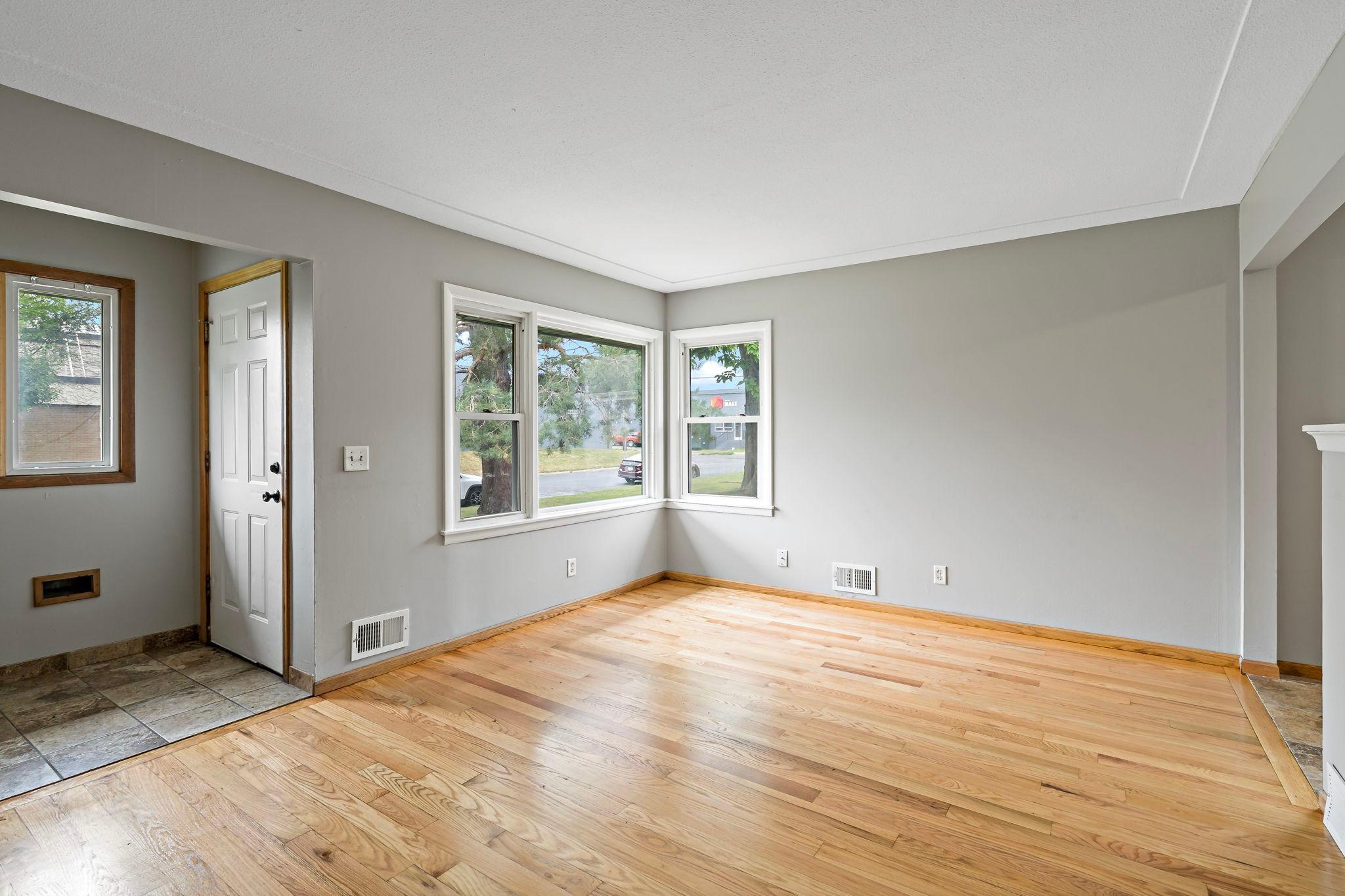 View of Residential Income at 3810-3812 3rd Street, Columbia Heights MN 55421, Columbia Heights (5 of 31) - Mike Wilen | Minnesota Team Real Estate