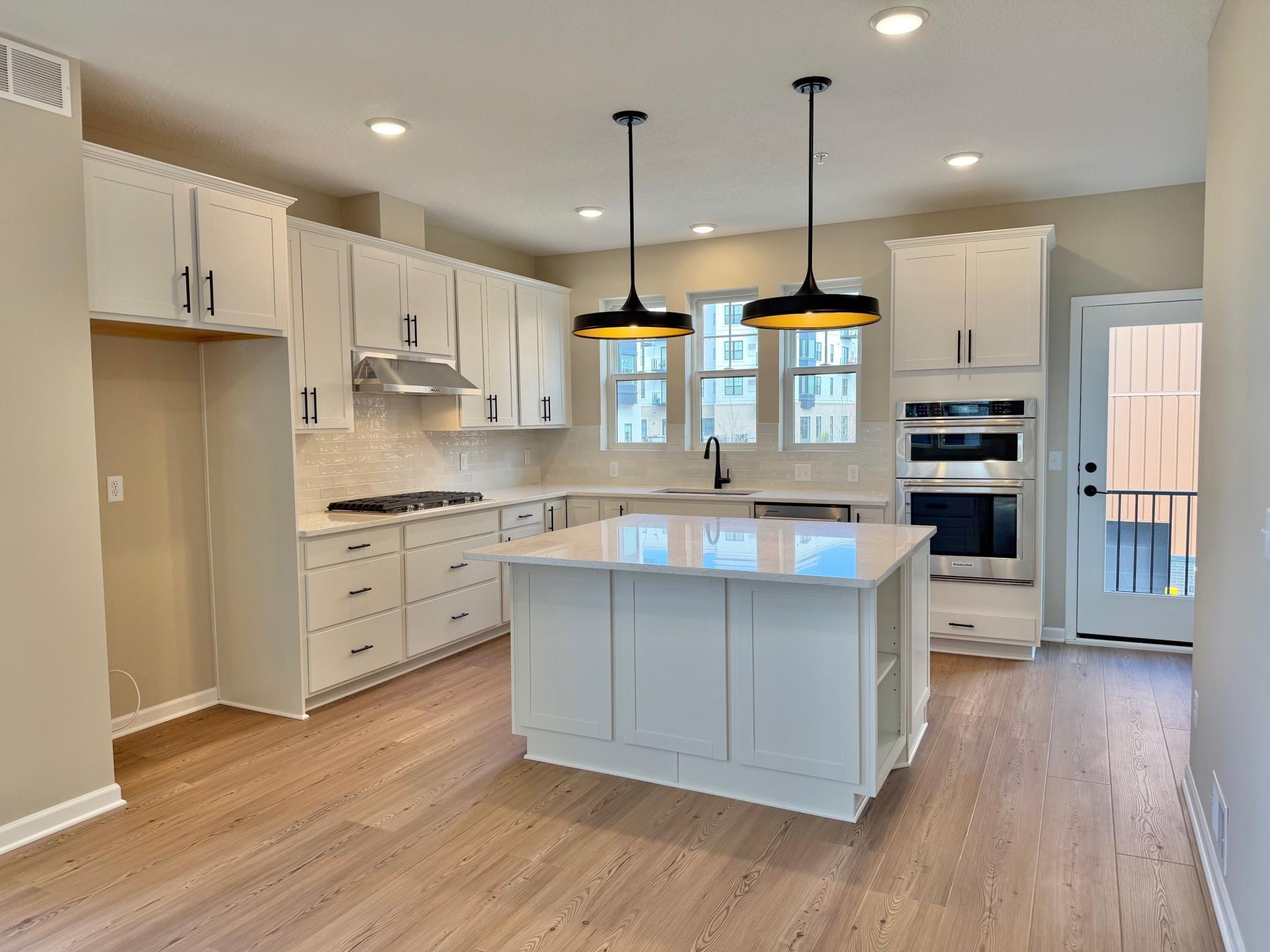 View of Residential at 838 Woodlawn Avenue, Saint Paul MN 55116, Saint Paul (9 of 39) - Mike Wilen | Minnesota Team Real Estate