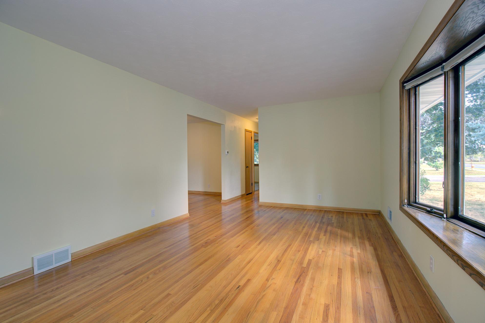 View of Residential at 2115 English Street, Maplewood MN 55109, Maplewood (19 of 39) - Mike Wilen | Minnesota Team Real Estate