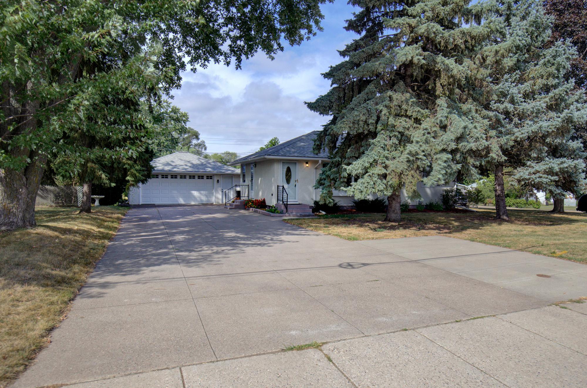 View of Residential at 2115 English Street, Maplewood MN 55109, Maplewood (8 of 39) - Mike Wilen | Minnesota Team Real Estate