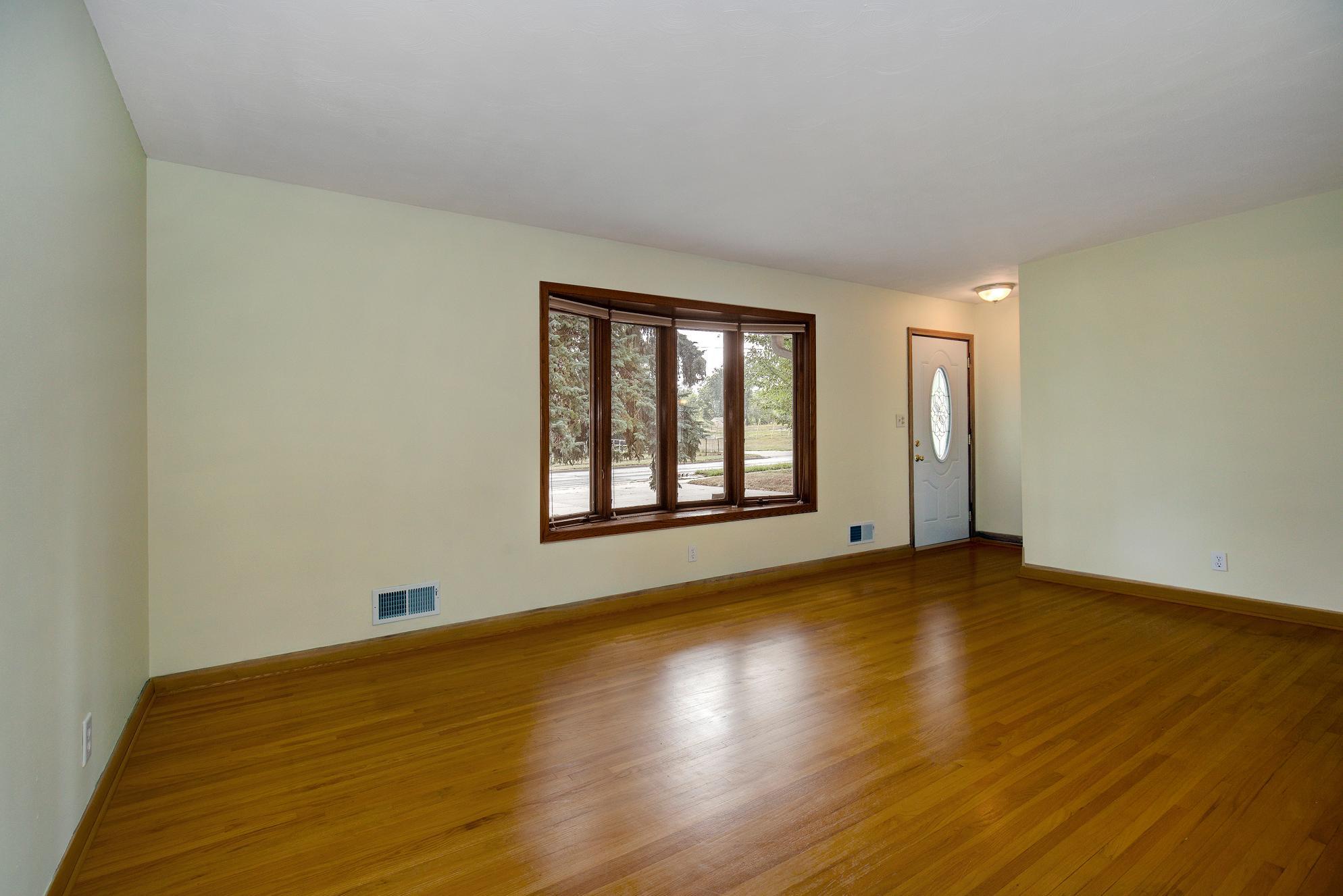 View of Residential at 2115 English Street, Maplewood MN 55109, Maplewood (20 of 39) - Mike Wilen | Minnesota Team Real Estate