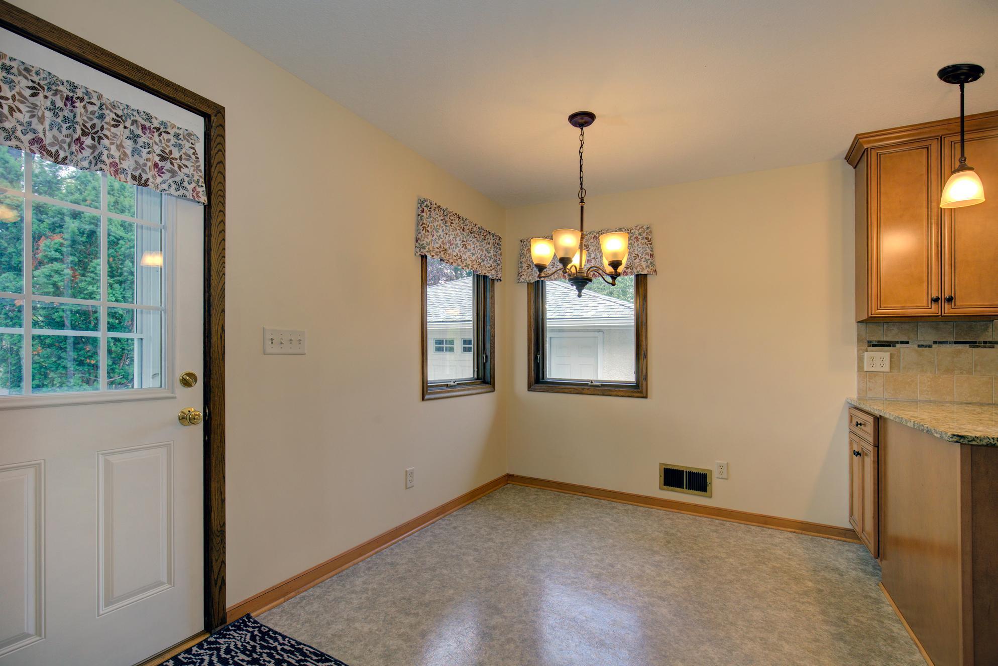 View of Residential at 2115 English Street, Maplewood MN 55109, Maplewood (24 of 39) - Mike Wilen | Minnesota Team Real Estate