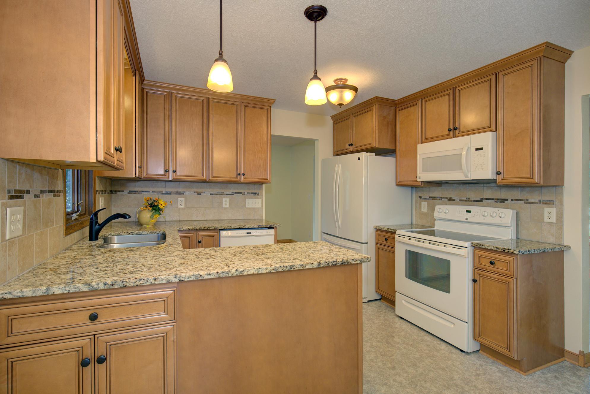 View of Residential at 2115 English Street, Maplewood MN 55109, Maplewood (21 of 39) - Mike Wilen | Minnesota Team Real Estate