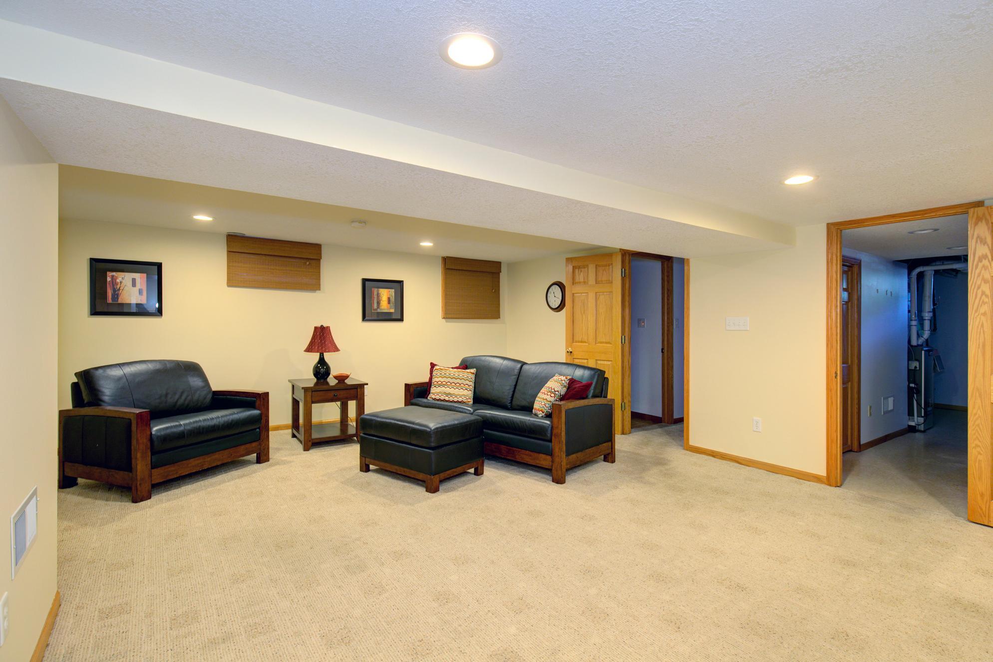 View of Residential at 2115 English Street, Maplewood MN 55109, Maplewood (33 of 39) - Mike Wilen | Minnesota Team Real Estate