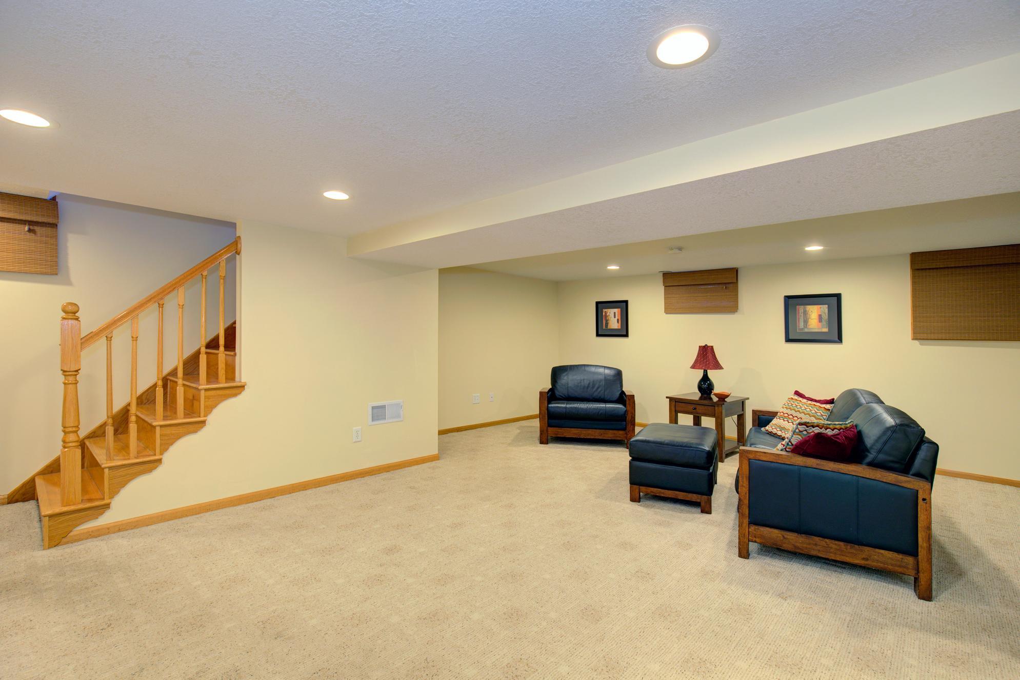 View of Residential at 2115 English Street, Maplewood MN 55109, Maplewood (34 of 39) - Mike Wilen | Minnesota Team Real Estate