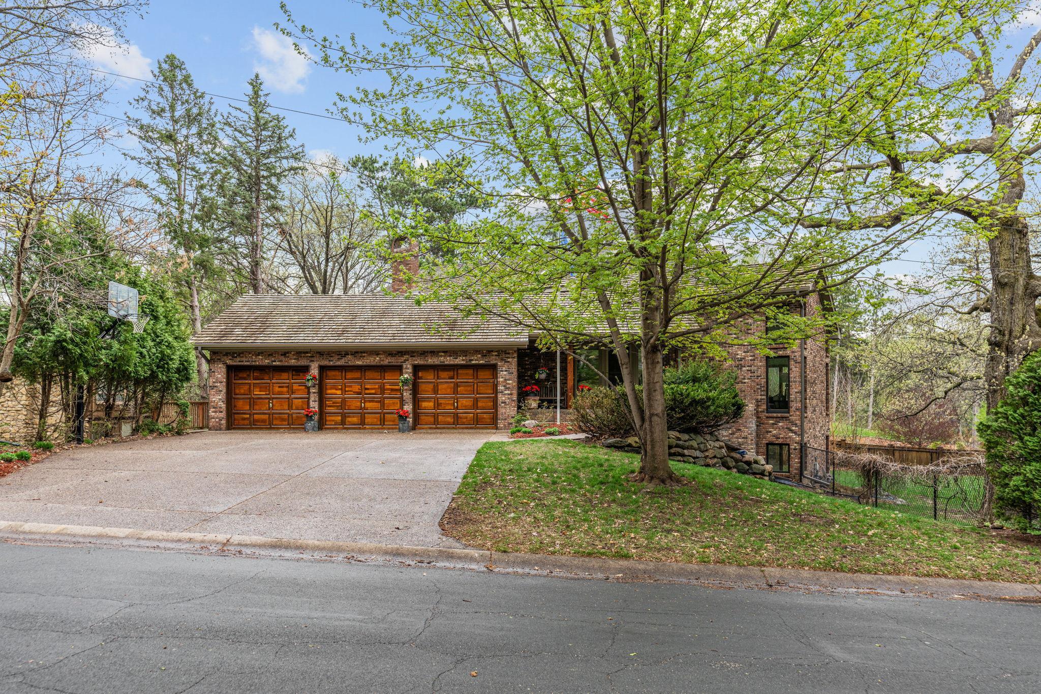 View of Residential at 5811 Shannon Drive, Edina MN 55439, Edina (43 of 65) - Mike Wilen | Minnesota Team Real Estate