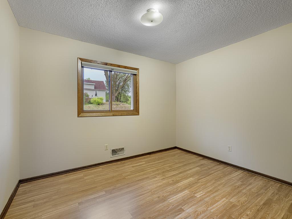 View of Residential at 513 Arlington Avenue, Saint Paul MN 55130, Saint Paul (10 of 16) - Mike Wilen | Minnesota Team Real Estate