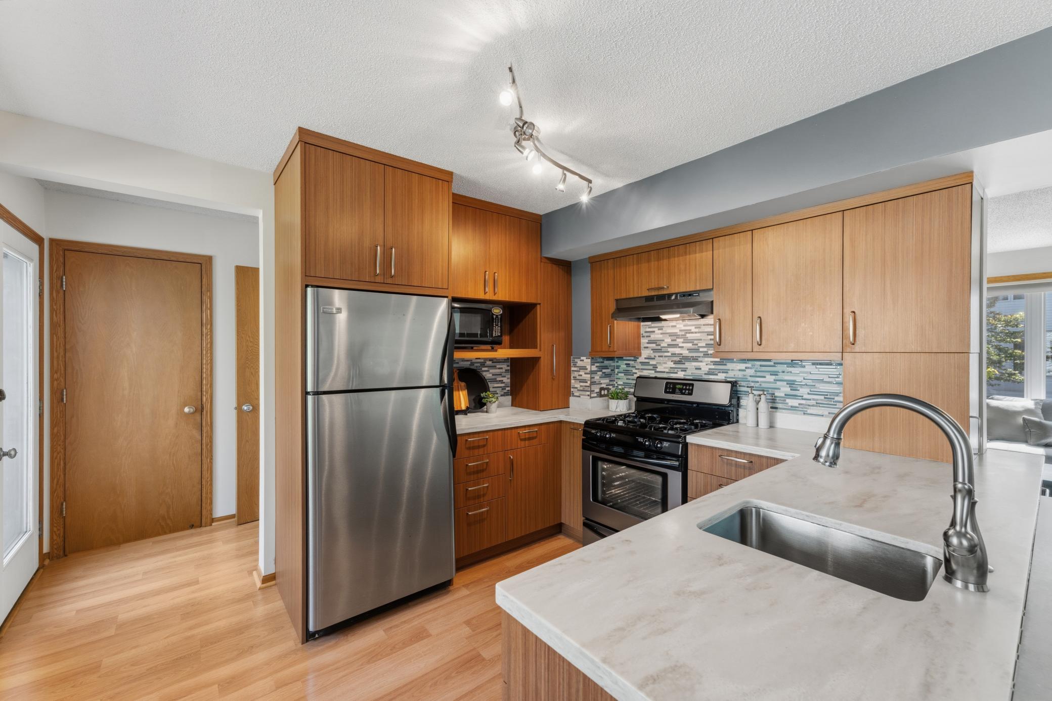 View of Residential at 933 Dartmouth Place, Minneapolis MN 55414, Minneapolis (6 of 32) - Mike Wilen | Minnesota Team Real Estate