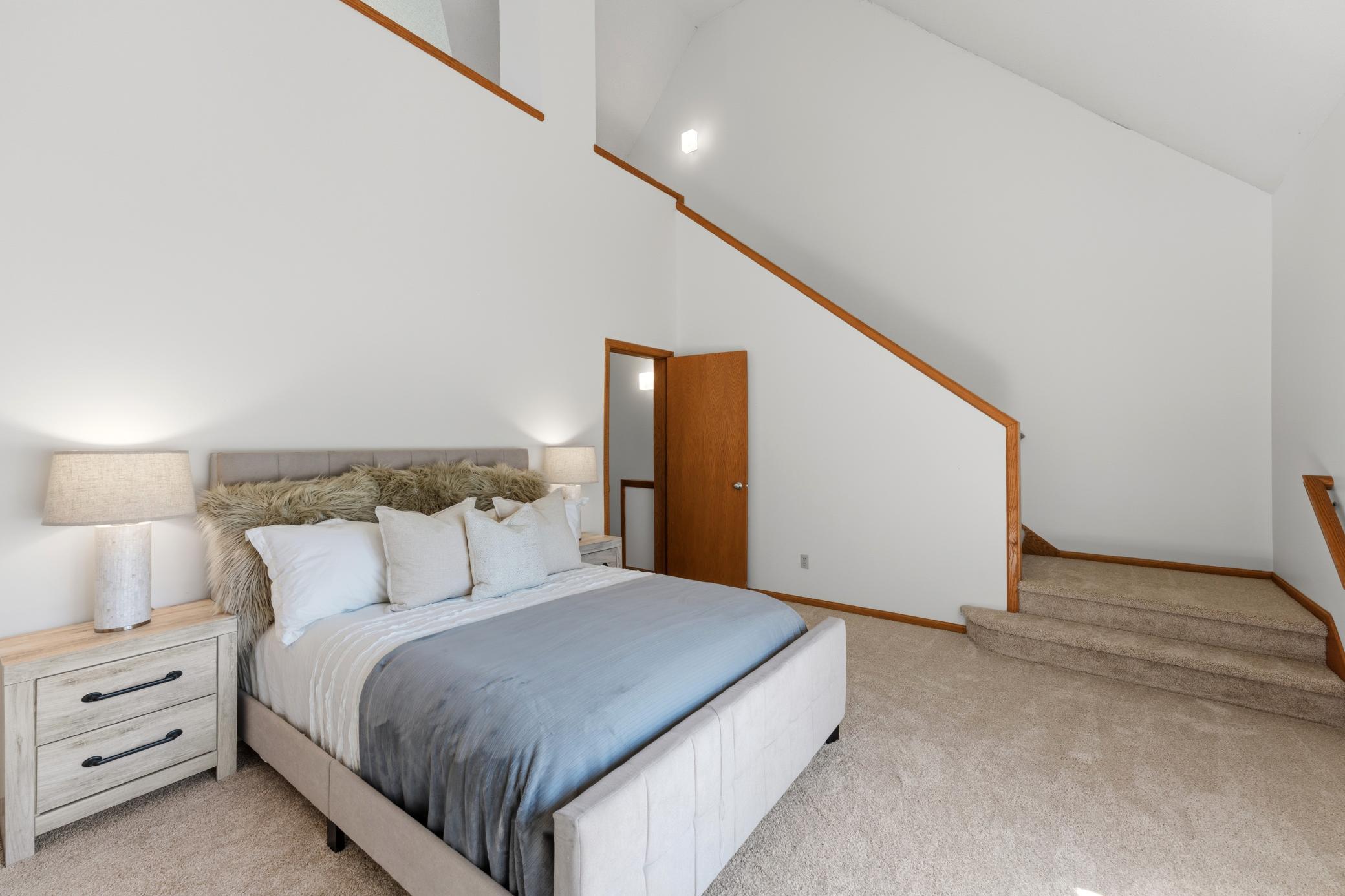 View of Residential at 933 Dartmouth Place, Minneapolis MN 55414, Minneapolis (13 of 32) - Mike Wilen | Minnesota Team Real Estate
