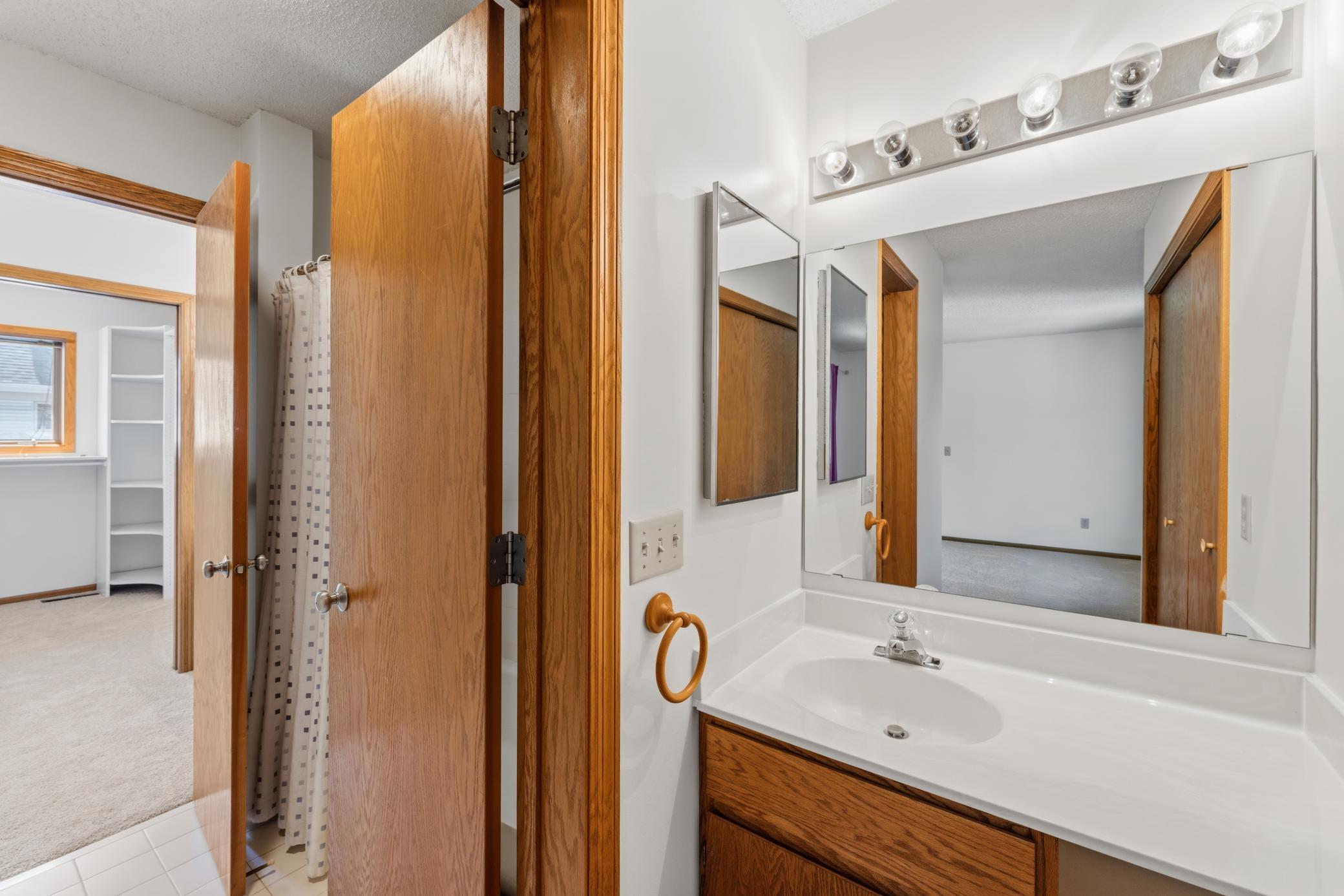 View of Residential at 933 Dartmouth Place, Minneapolis MN 55414, Minneapolis (21 of 32) - Mike Wilen | Minnesota Team Real Estate