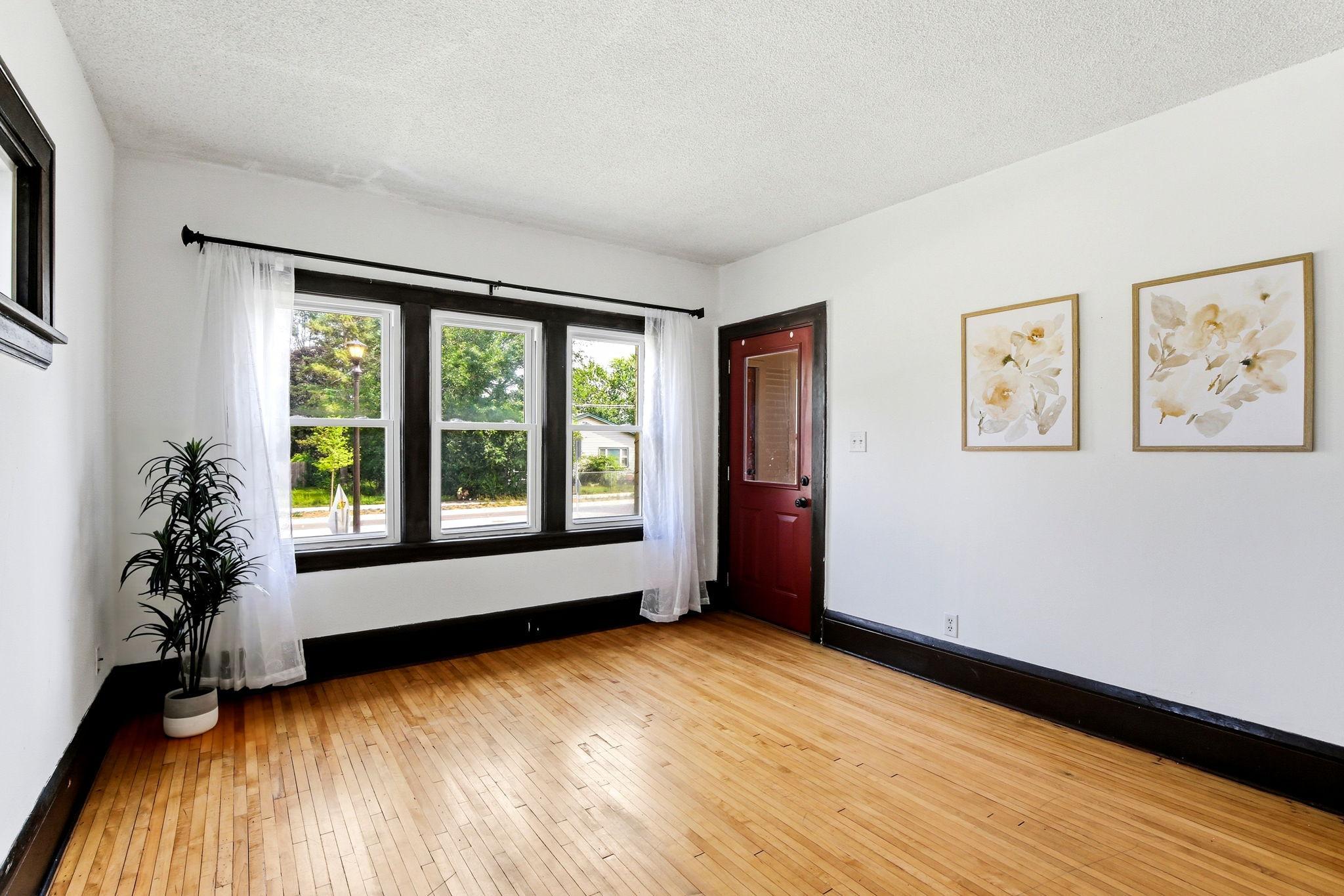 View of Residential at 1283 Rice Street, Saint Paul MN 55117, Saint Paul (7 of 36) - Mike Wilen | Minnesota Team Real Estate